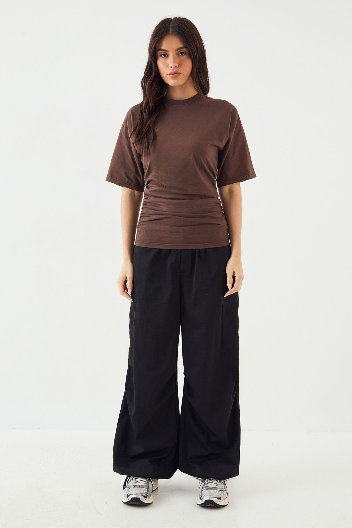DSGN Studio DSGN Studio Ruched Side Cinched Short Sleeve Top Dark Chocolate image 5