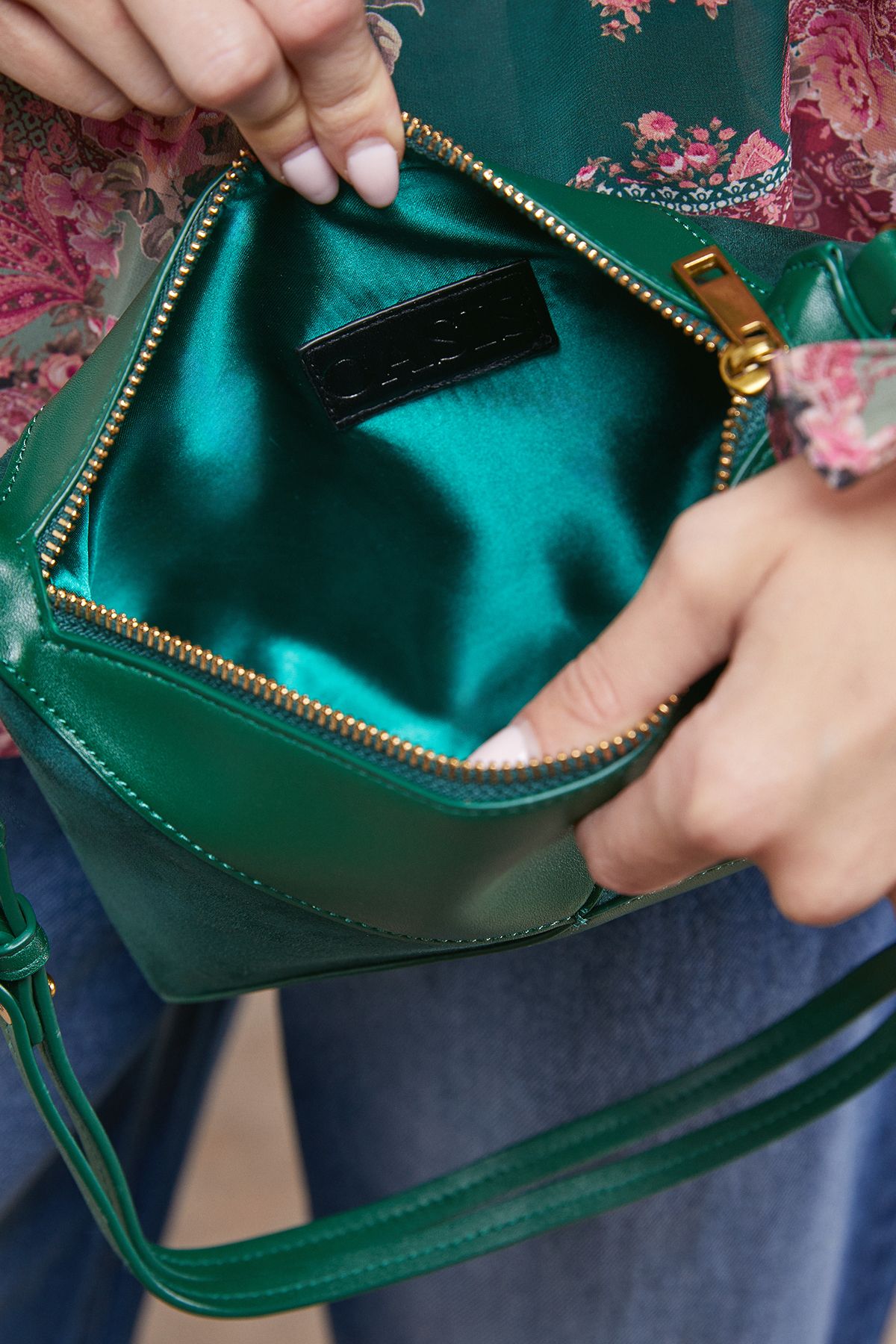 Oasis Taryn Faux Leather Mix Material Shoulder Bag Dark Green image 3