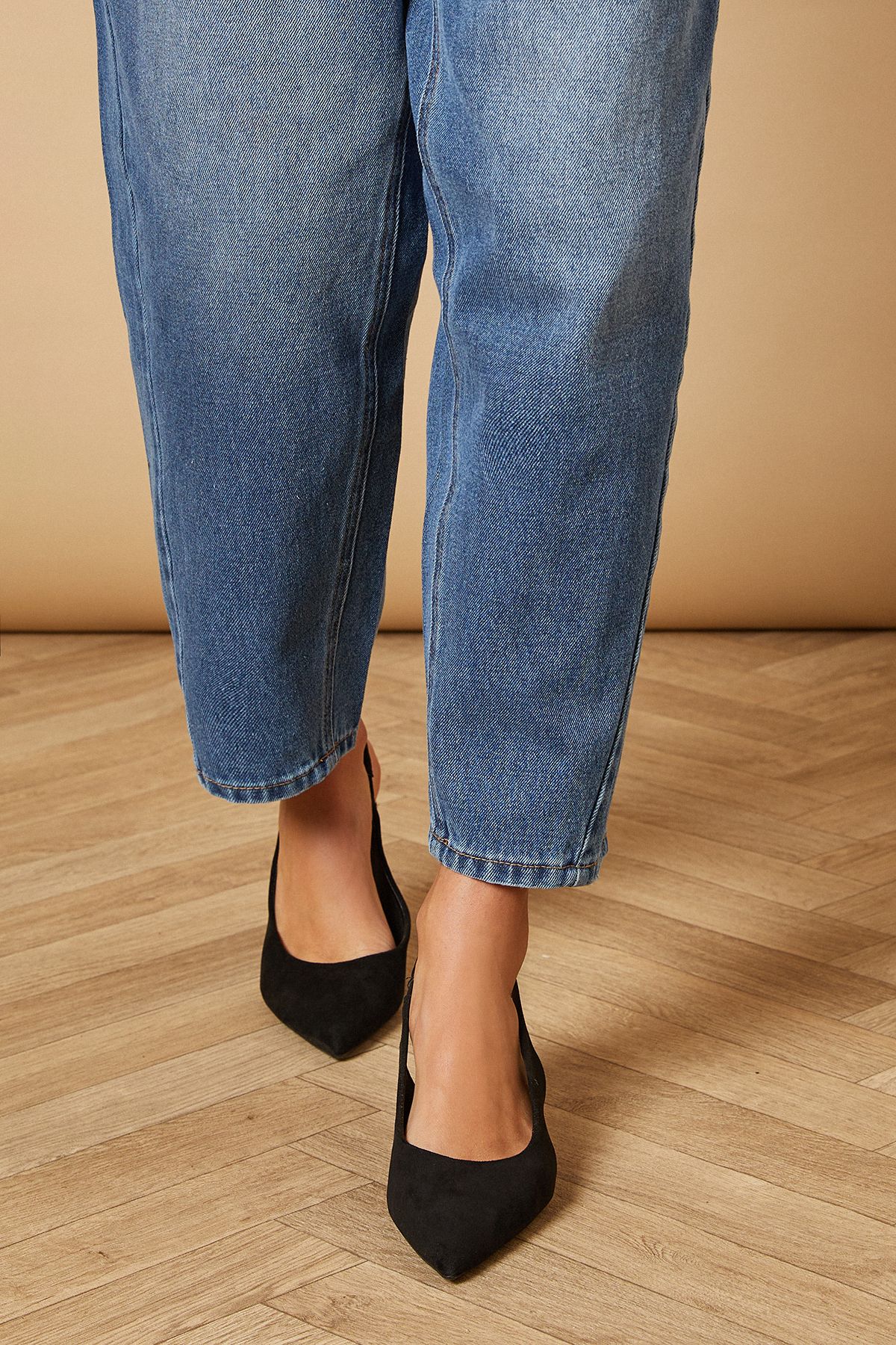 Oasis Adair Faux Suede Slingback Kitten Heel Court Shoes Natural Black image 1