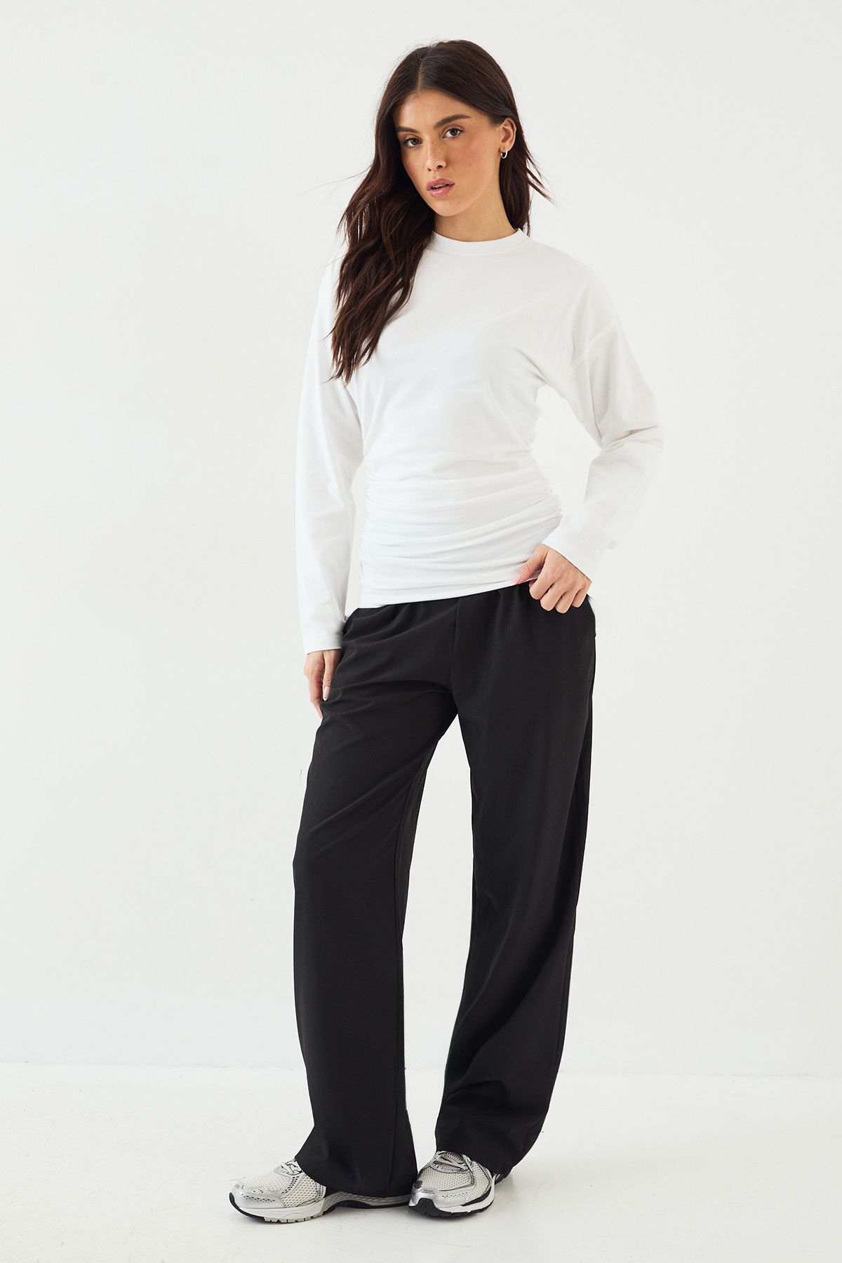 DSGN Studio DSGN Studio Ruched Side Long Sleeve Top White image 3