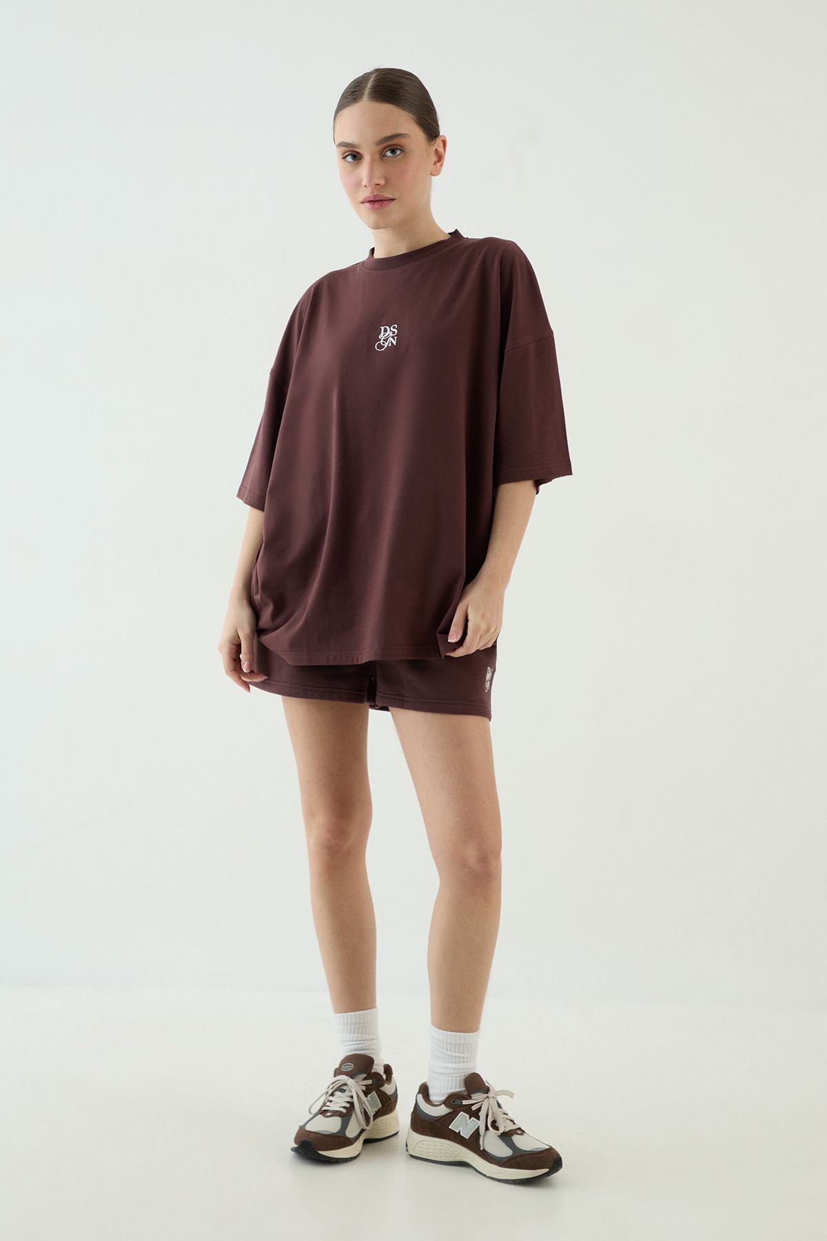 DSGN Studio DSGN Studio Crew Neck Short Sleeve T-Shirt Chocolate