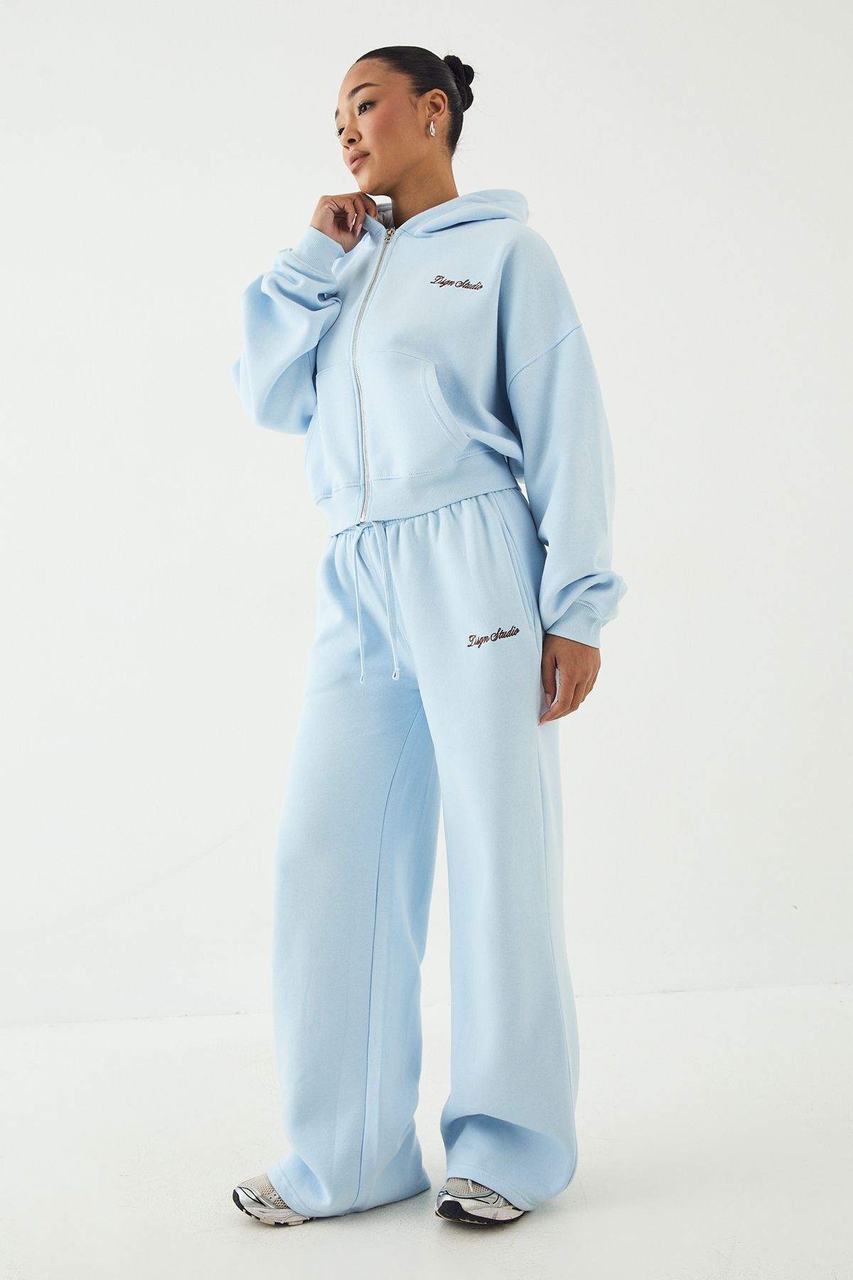 DSGN Studio DSGN Studio Script Embroidered Straight Leg Jogger Light Blue image 3