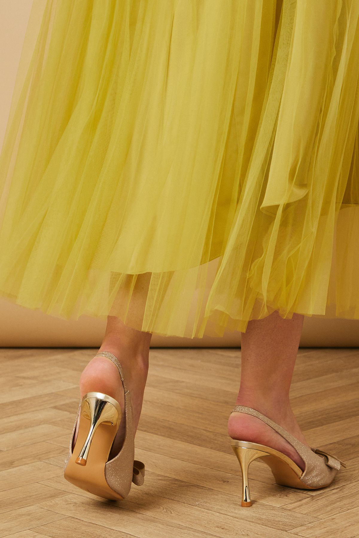 Oasis Brina Glitter Bow Detail Slingback High Stiletto Heel Court Shoes Gold image 4