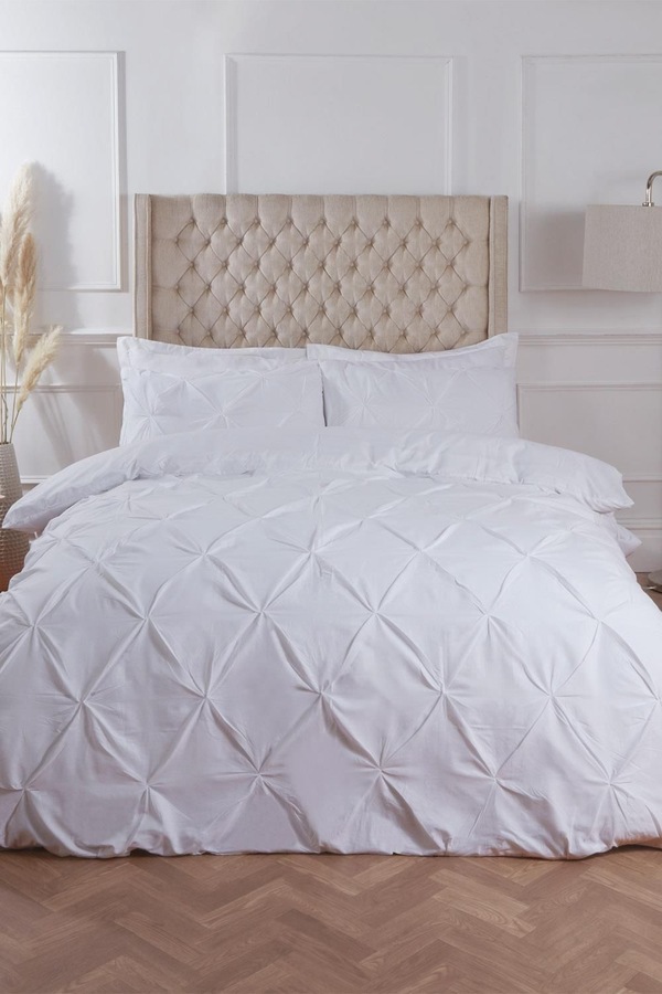OHS Diamond Pintuck Duvet Cover with Pillowcase