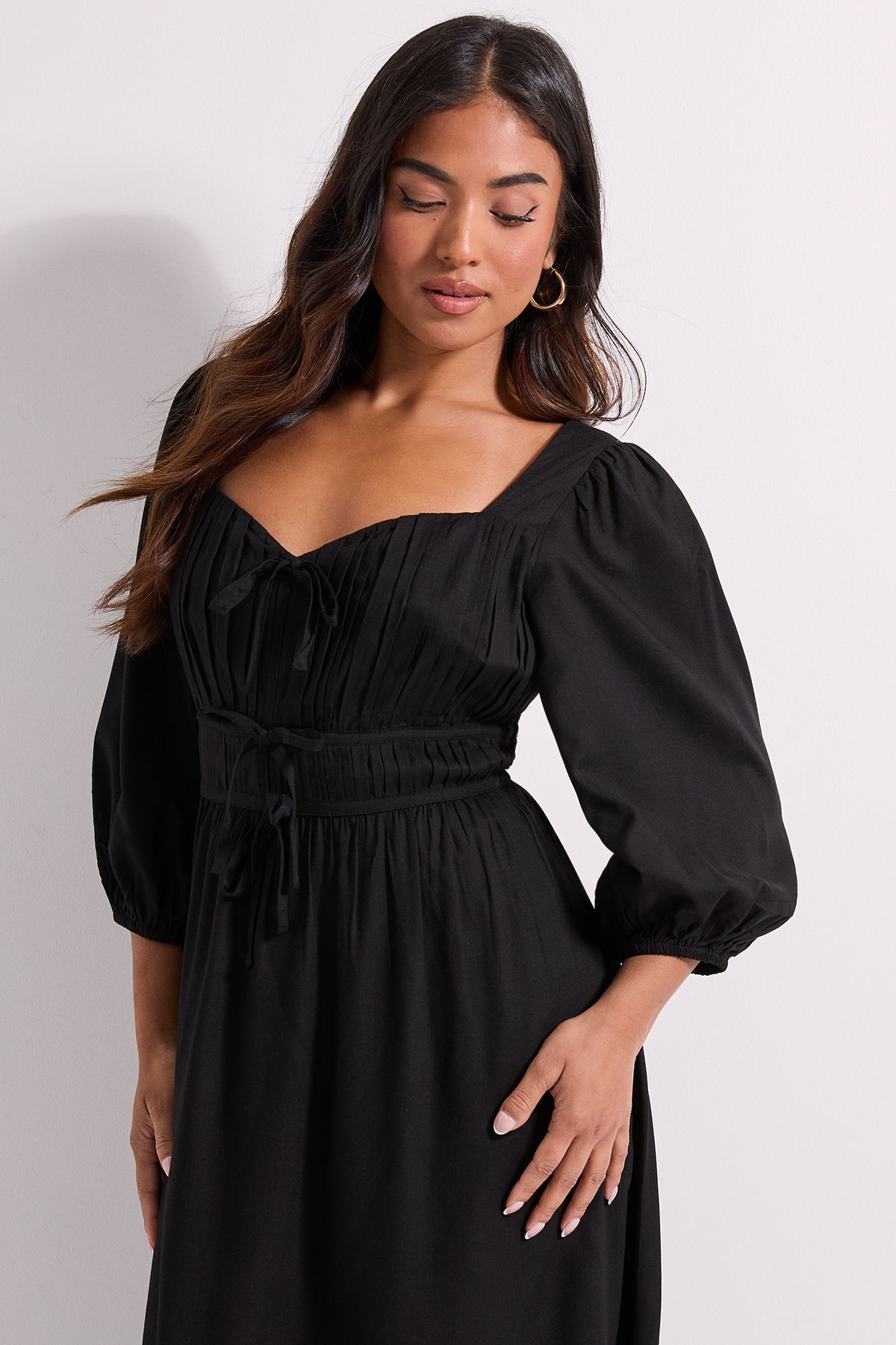 Dorothy Perkins Petite Shirred Bodice Tie Detail Sweetheart Midi Dress Black image 2