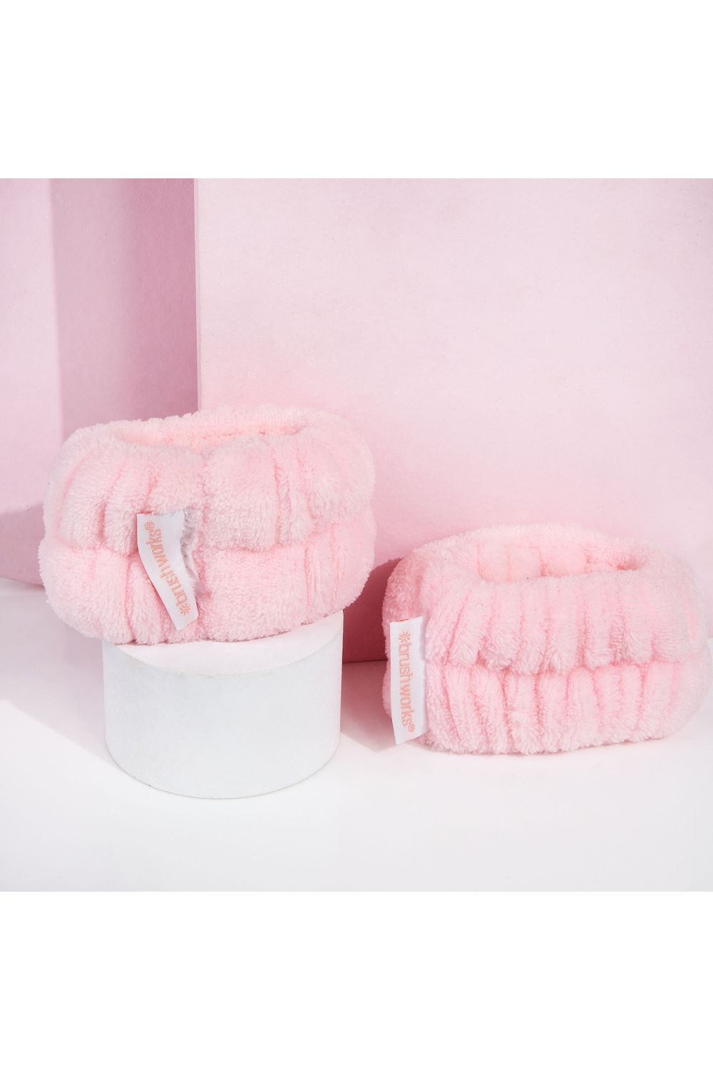 Brushworks Microfibre Wrist Washbands - 1 Set Pink image 3