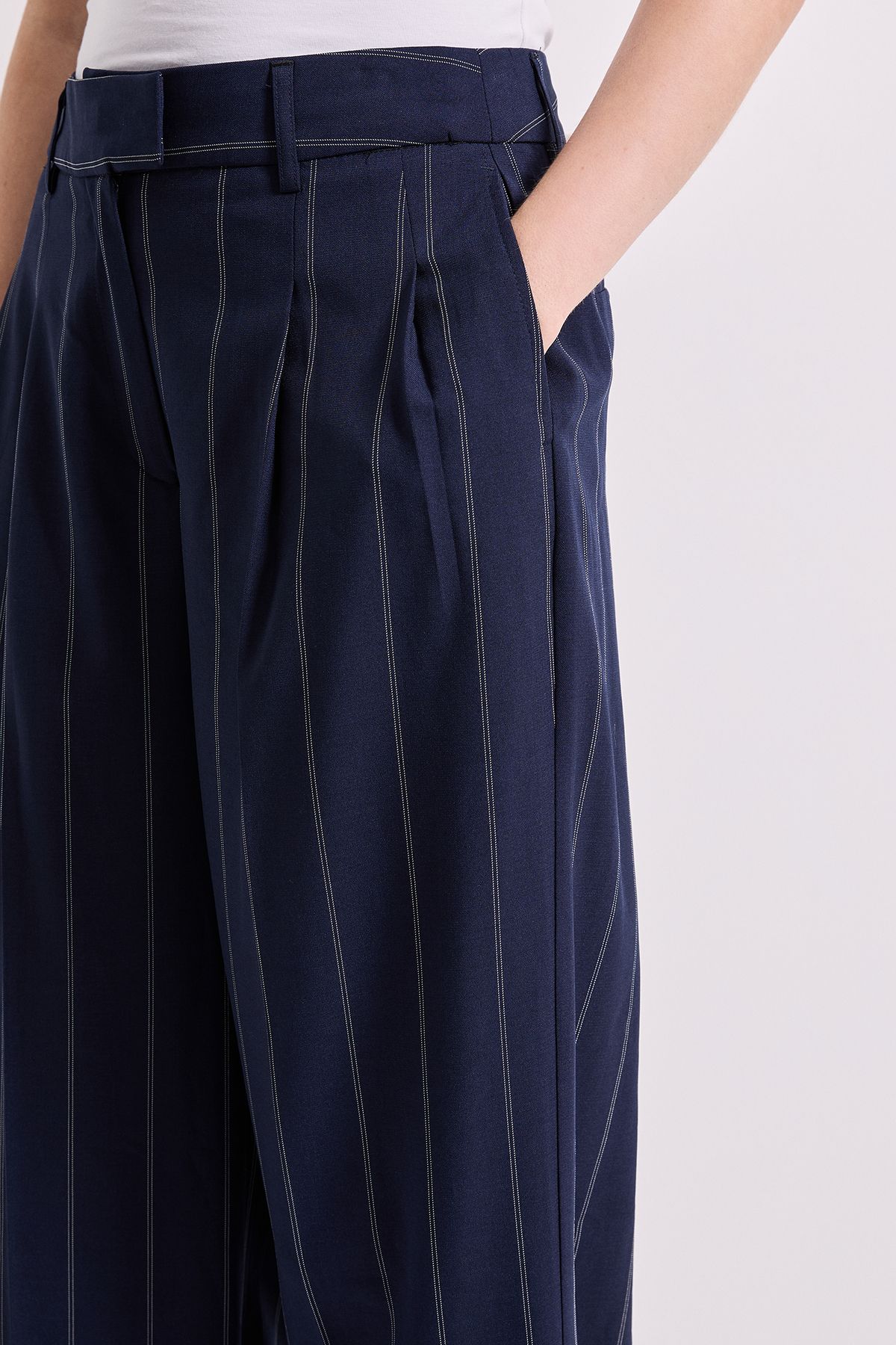 Dorothy Perkins Pinstripe Pleated Wide Leg Trouser Navy image 2