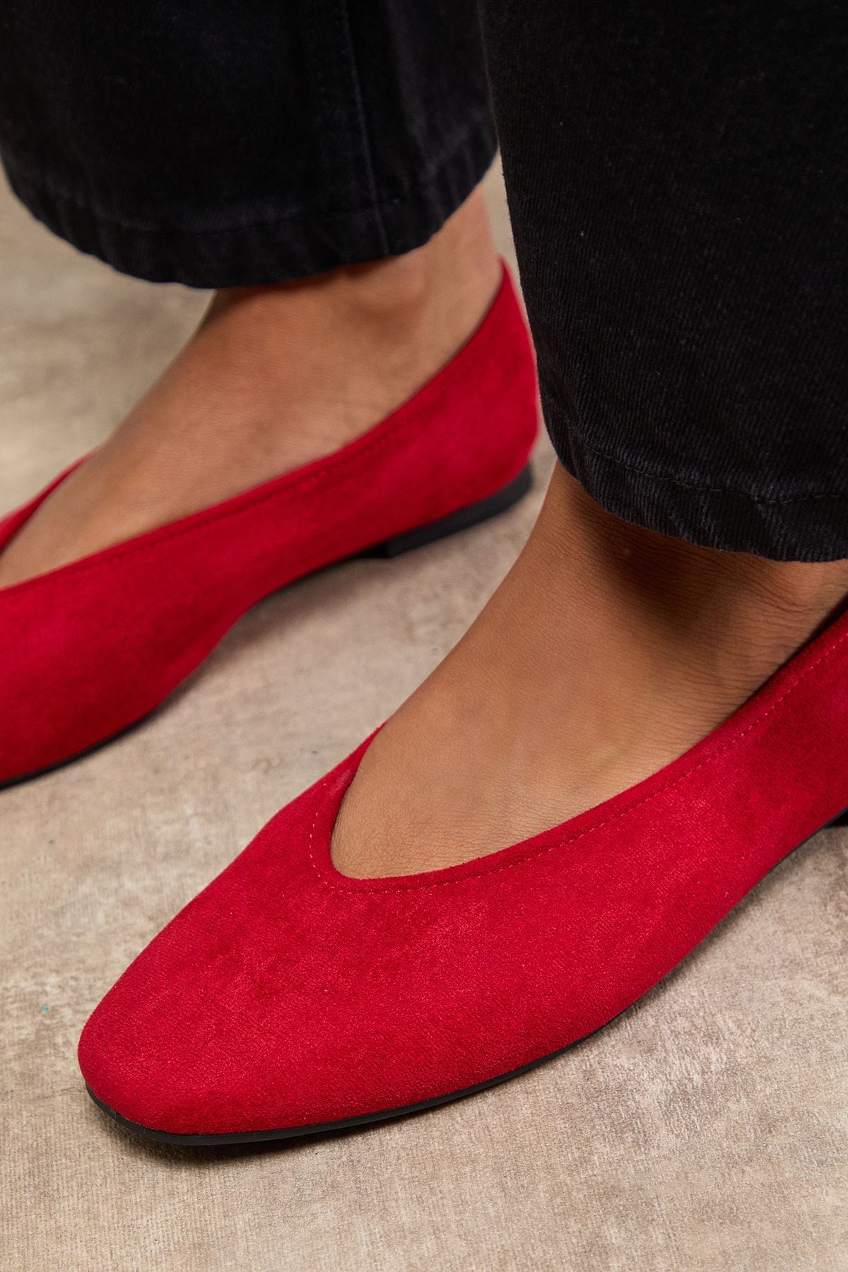 Oasis Bonnie Soft Square Toe High Vamp Ballet Pumps Red image 3