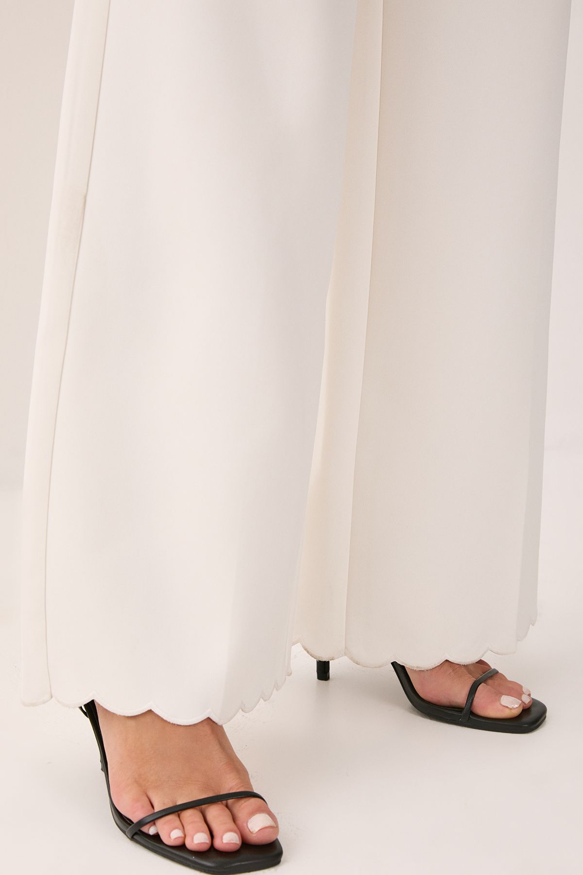 NastyGal Scallop Embroidered Tailored Wide Leg Pants White image 4
