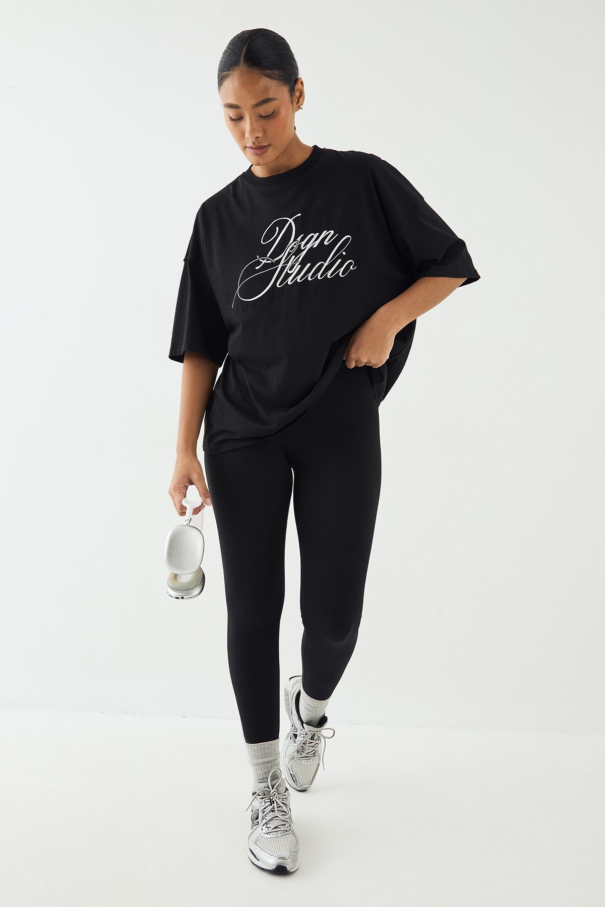 DSGN Studio DSGN Studio Script Embroidered Crew Neck Oversized T-Shirt Black image 3