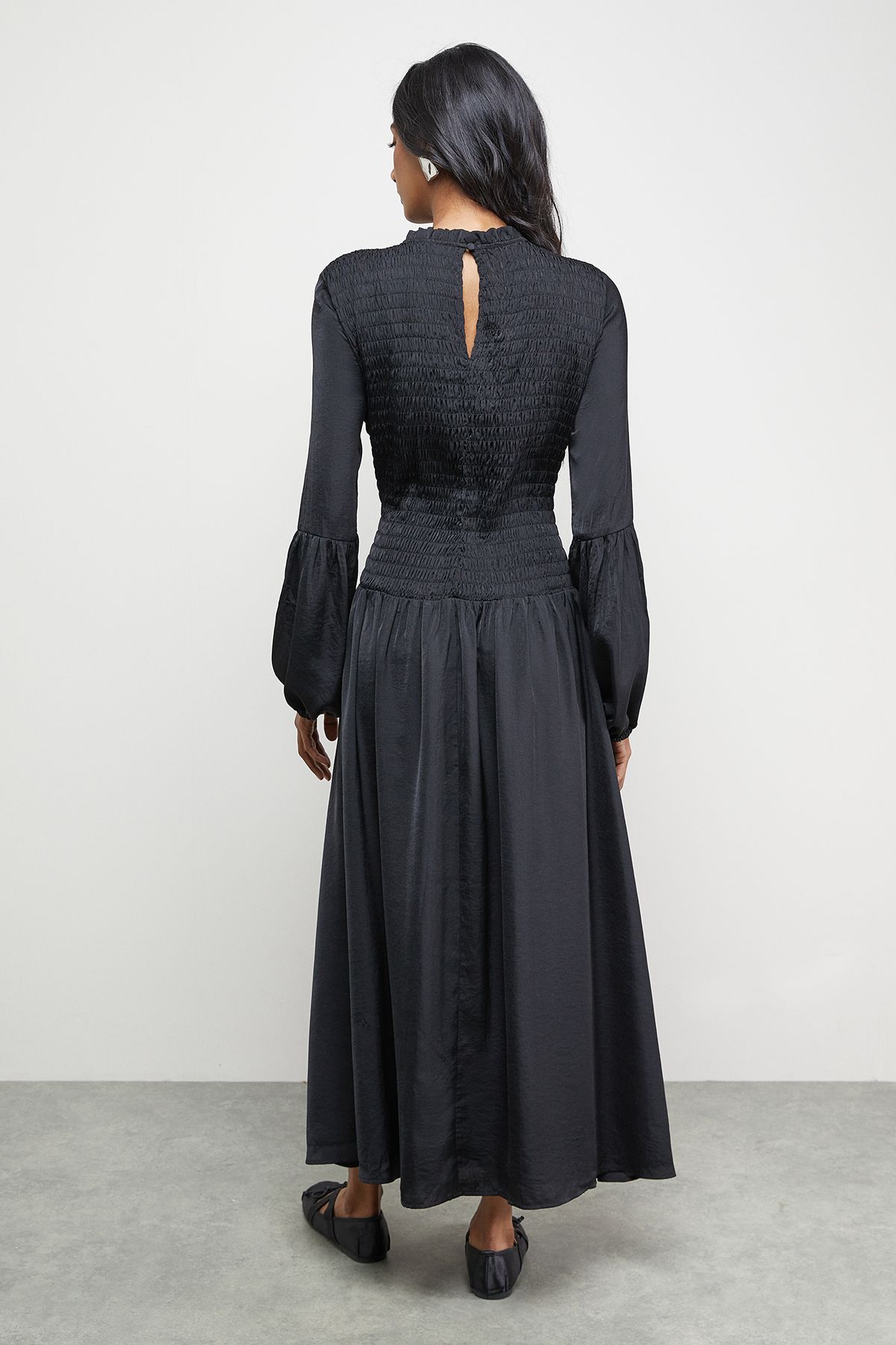 Warehouse Satin Shirred Bodice Balloon Sleeve Midi Dress Black image 3