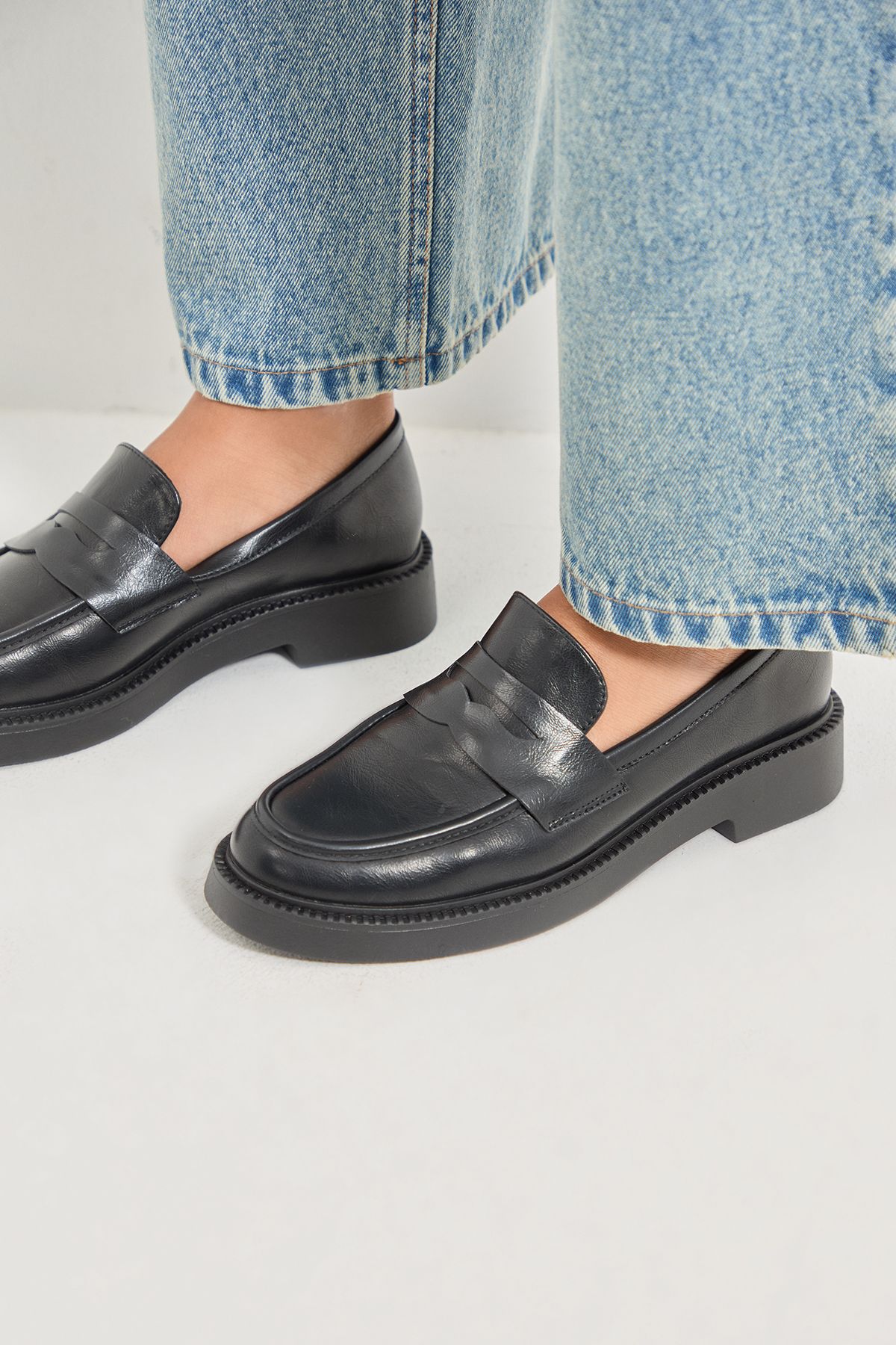 Oasis Paige Faux Leather Chunky Penny Loafers Black image 4