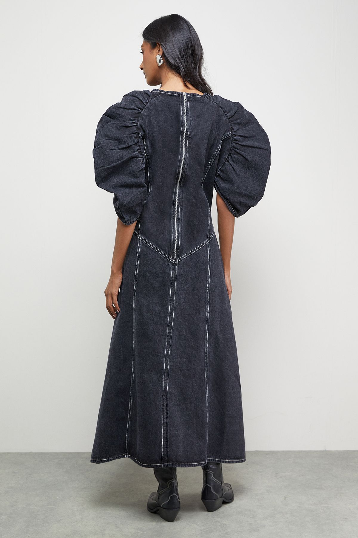 Warehouse Denim Gathered Shoulder Seam Detail Midi Dress Washed Black image 3