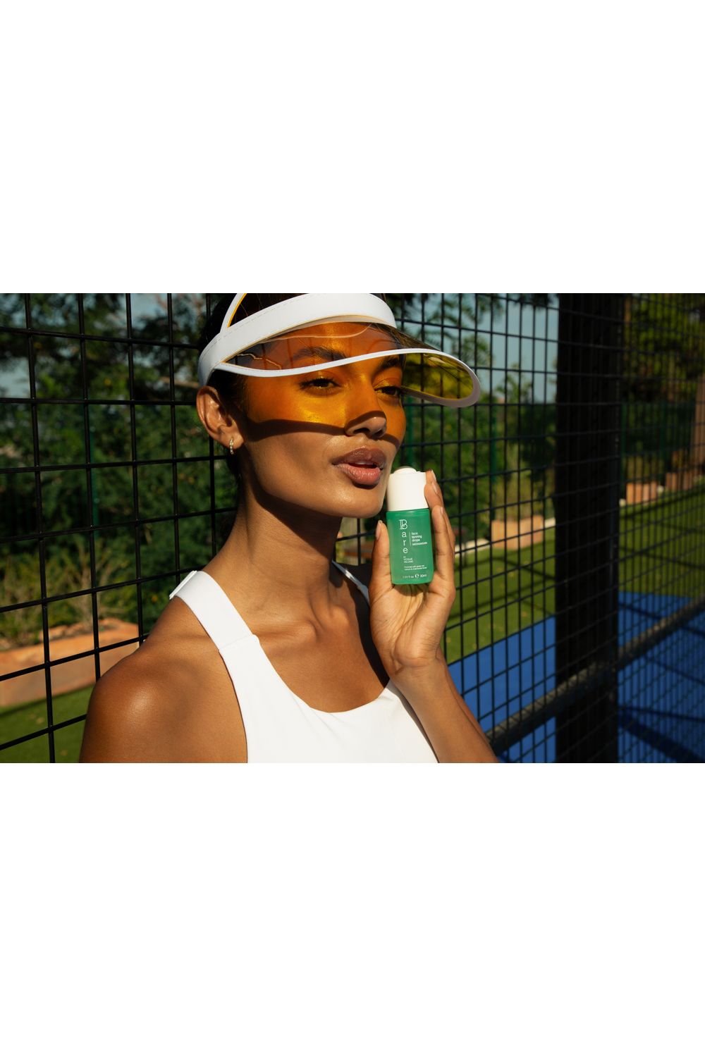 Bare By Vogue Face Tanning Drops Medium Dark image 3