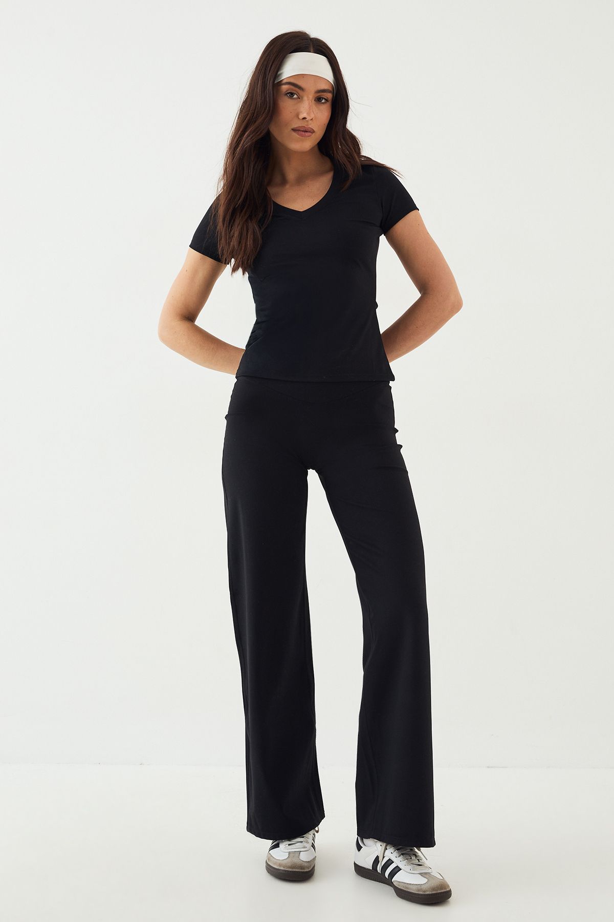 DSGN Studio DSGN Studio Ultra Sculpt V Neck Short Sleeve Top Black image 3