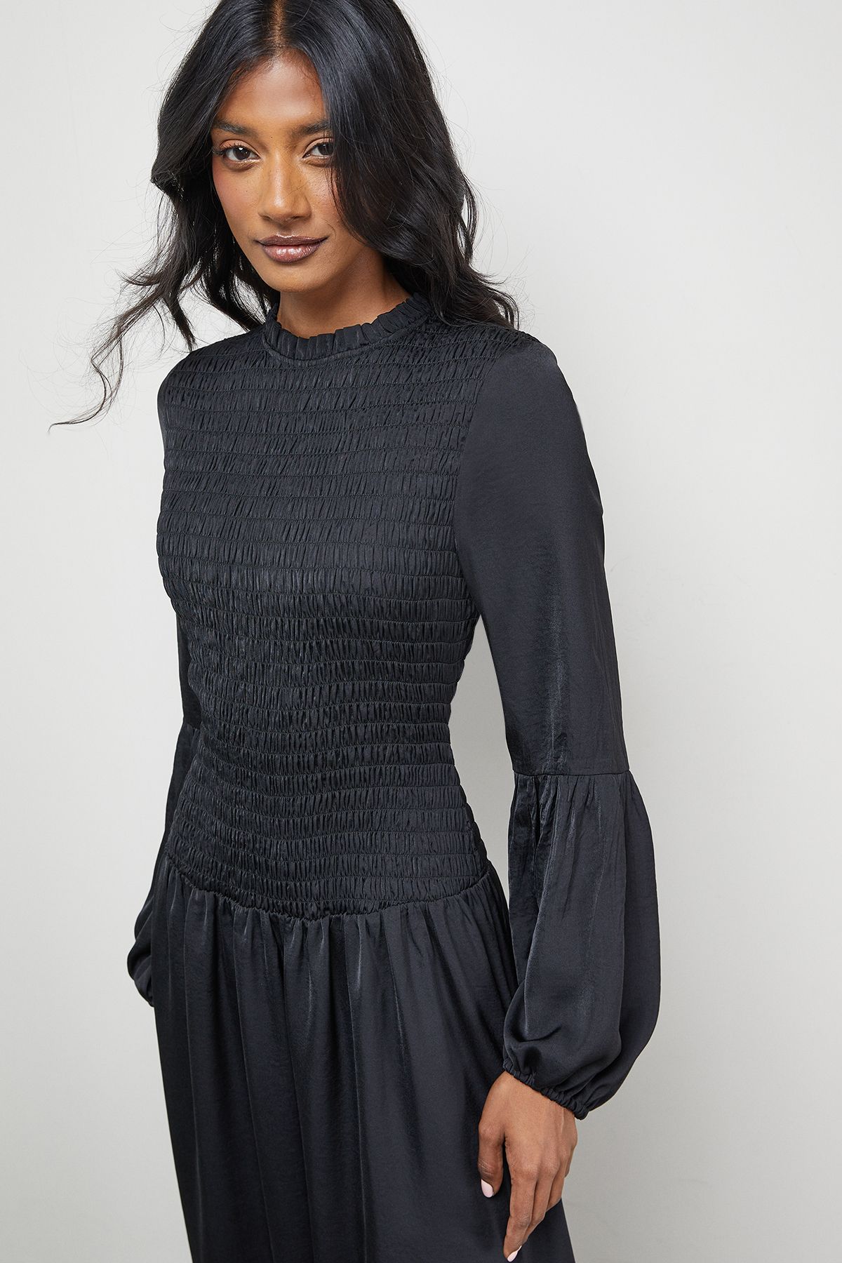 Warehouse Satin Shirred Bodice Balloon Sleeve Midi Dress Black image 4