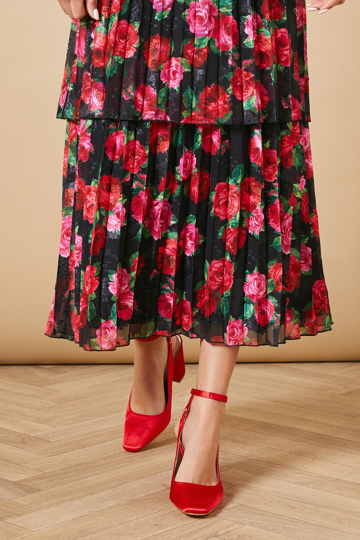 Oasis Dita Satin Square Toe Ankle Strap High Block Heel Court Shoes Red image 2