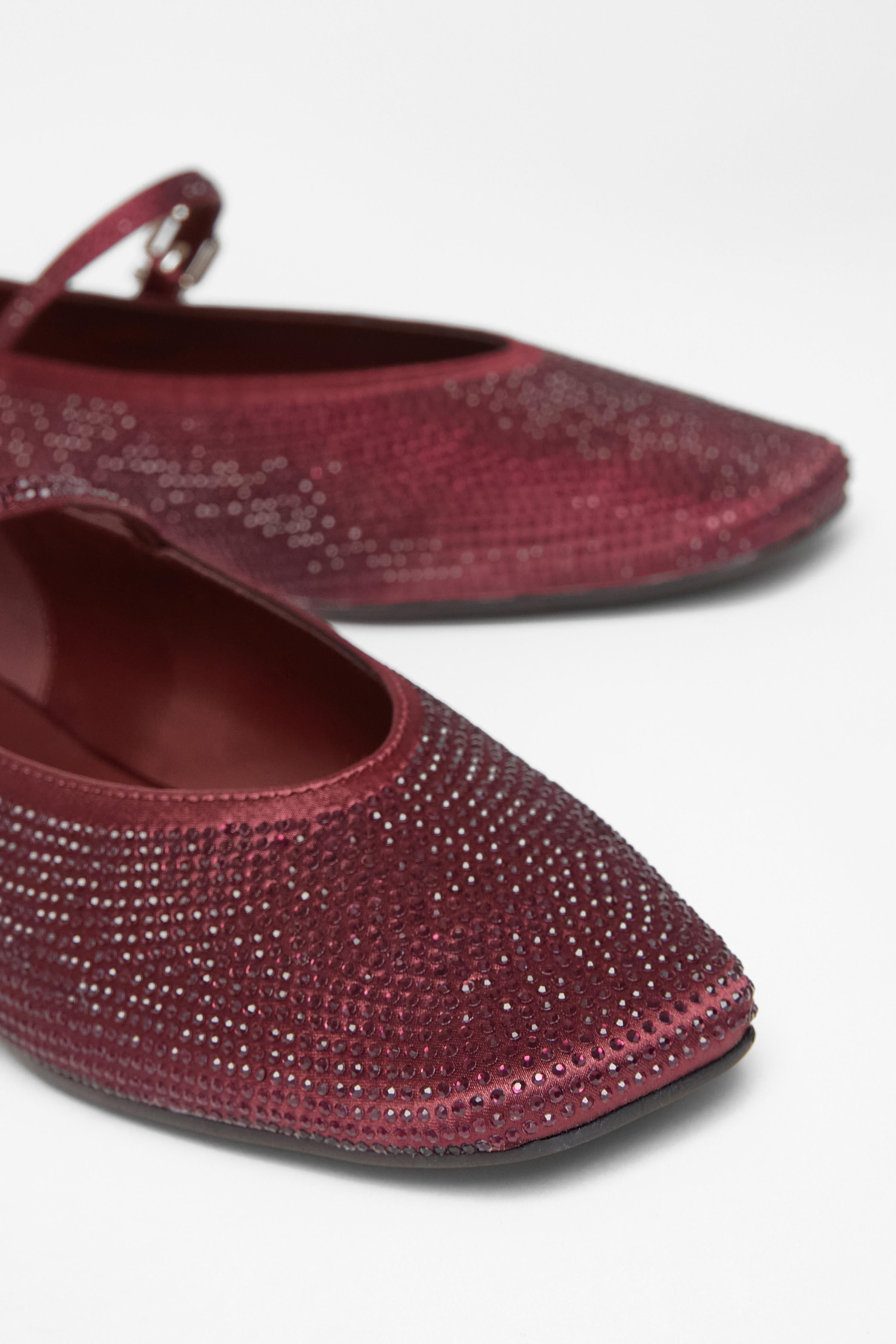 Quiz Burgundy Diamante Embellished Pumps image 4