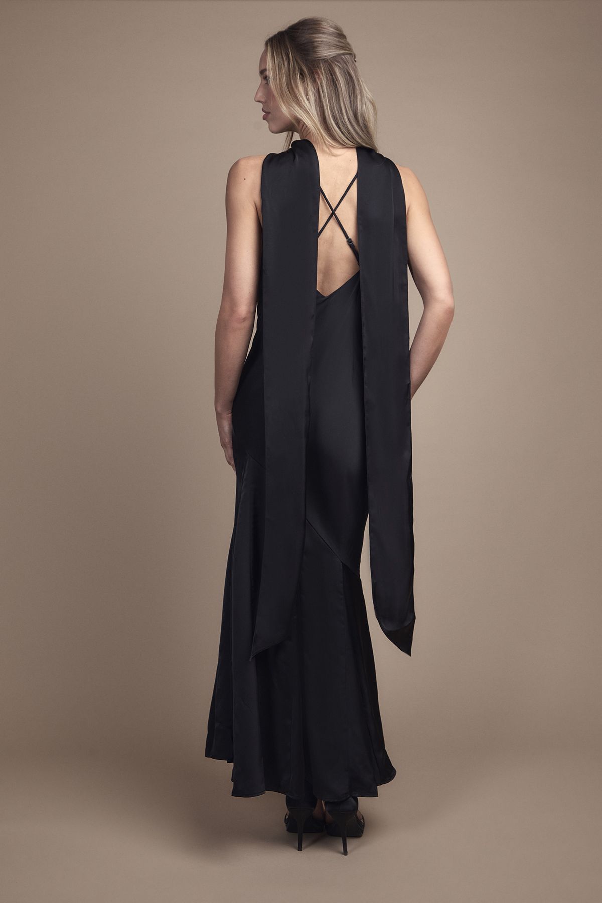 Oasis Satin Scarf Detail Strappy Maxi Bridesmaid Dress Black image 3