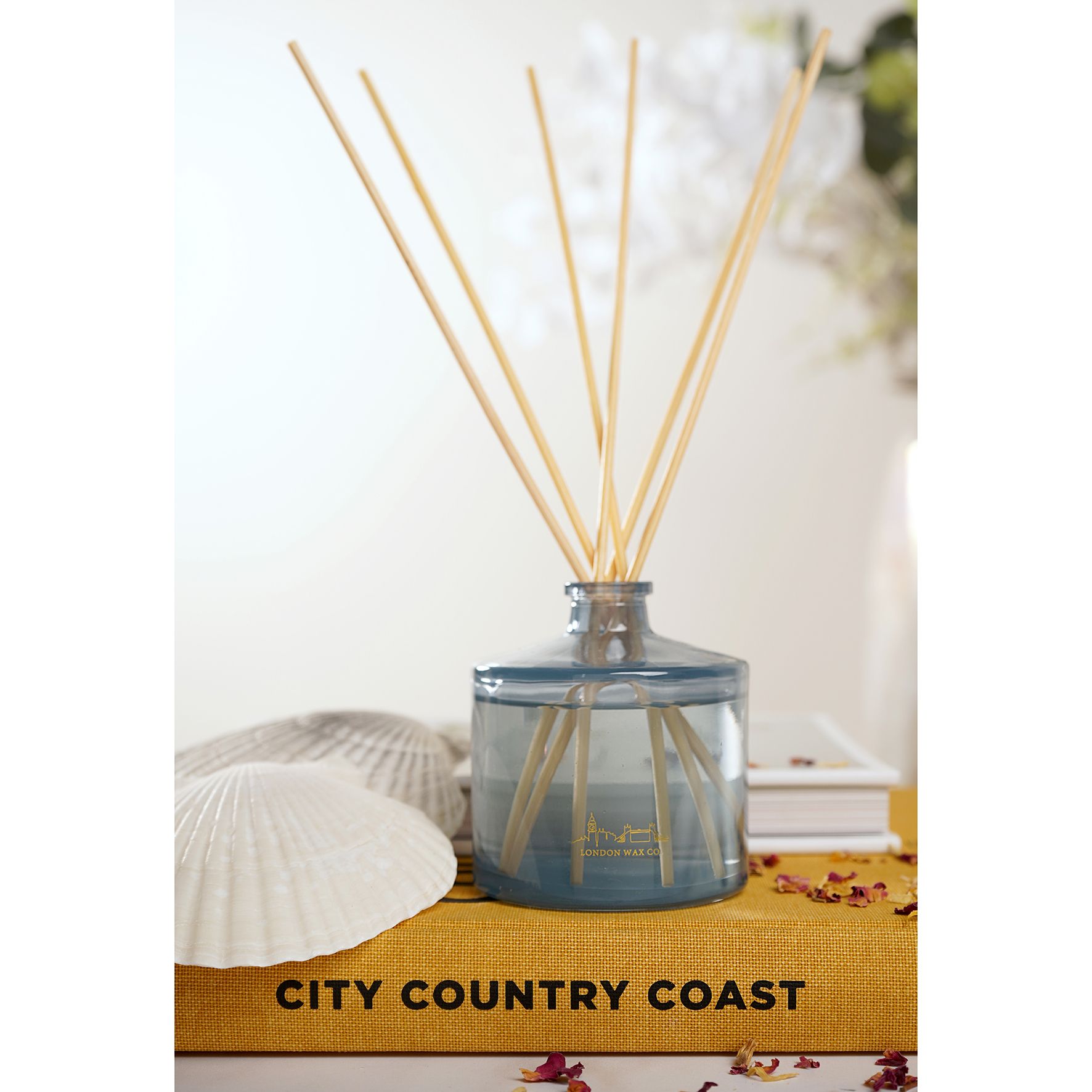 The London Wax Company Seashore Stroll Diffuser 148ml image 2