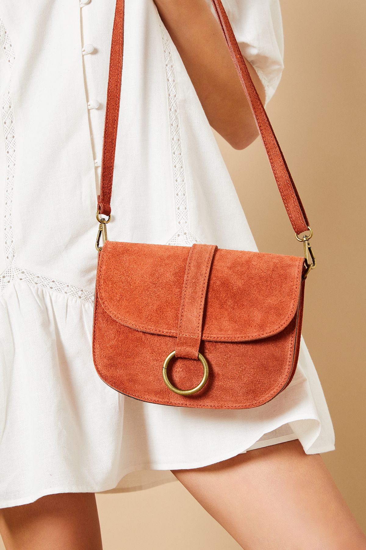 Oasis Thessina Suede Structured Ring Detail Cross Body Saddle Bag Coral image 3