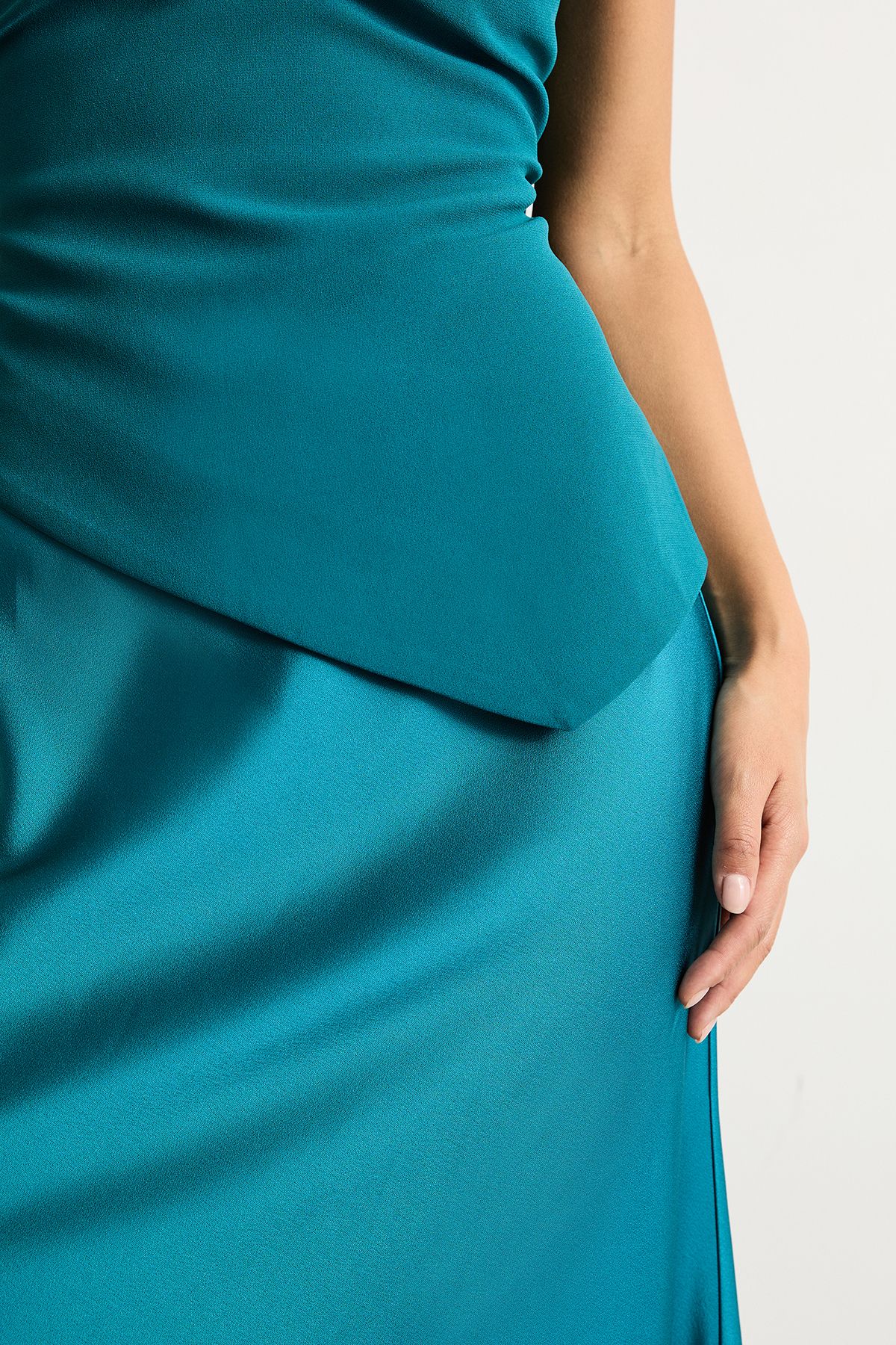 Warehouse Petite Strapless Structured Bodice Satin Midi Dress Teal image 4