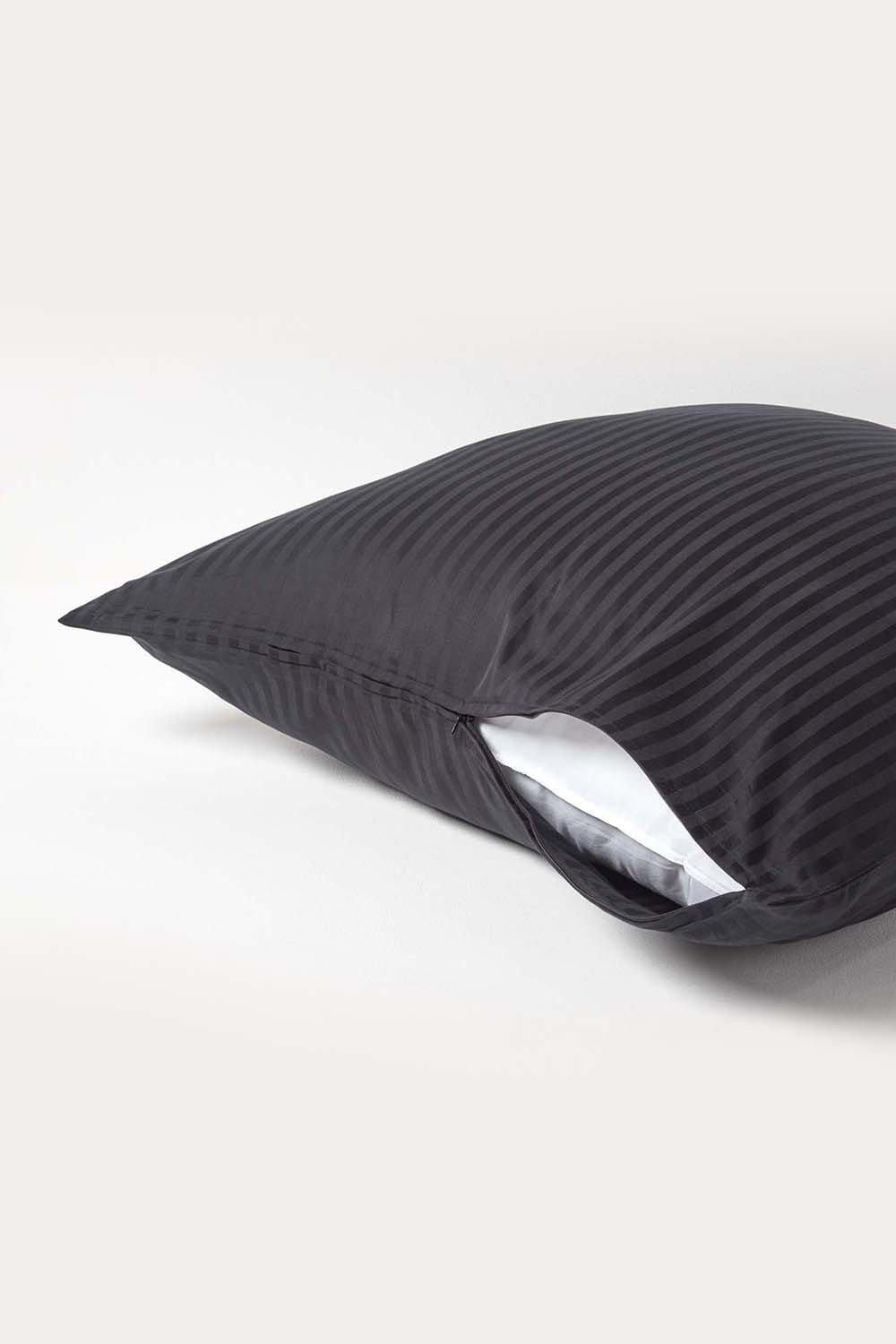 Homescapes Continental Egyptian Cotton Pillowcase 330 TC, 80 x 80 cm image 3