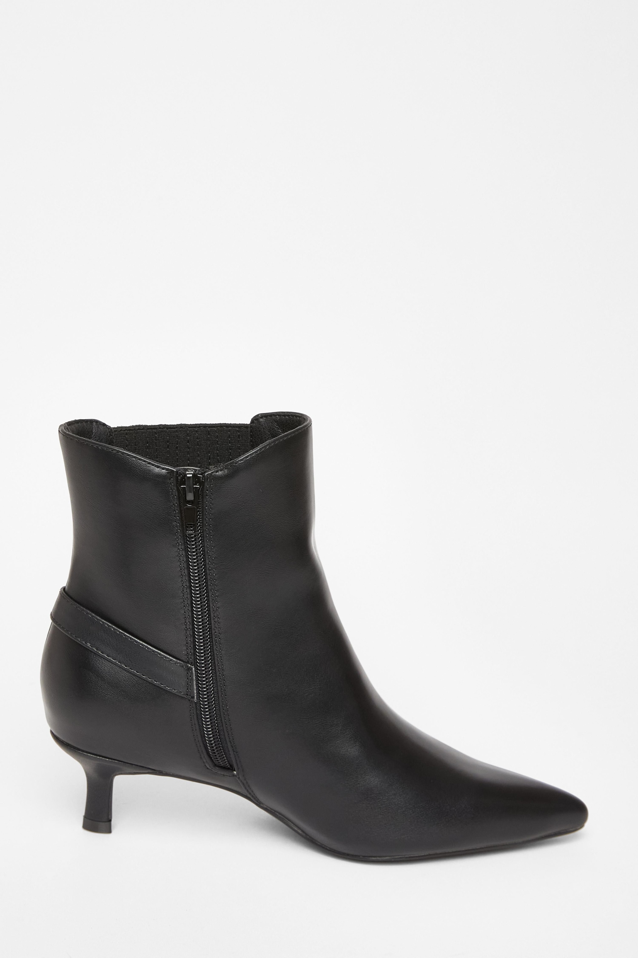Quiz Black Wide Fit Buckle Ankle Boots image 5