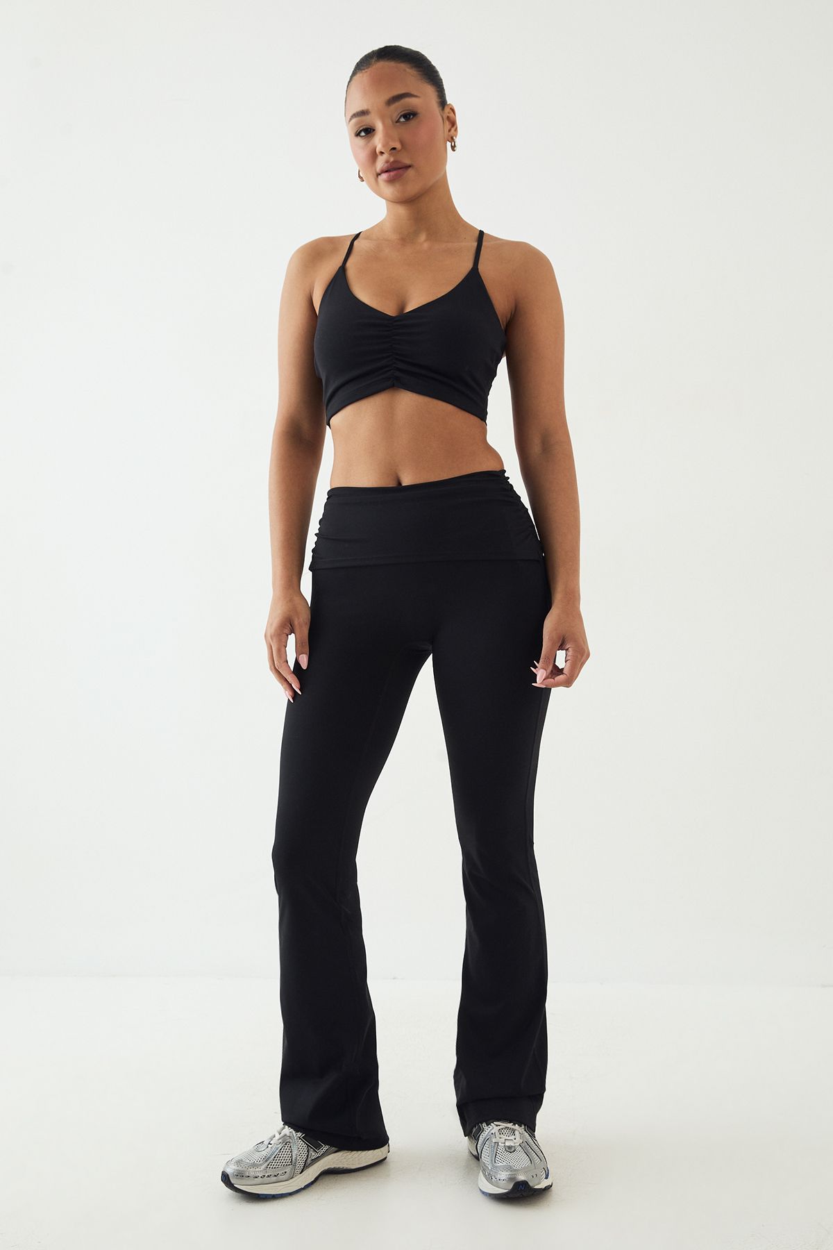 DSGN Studio DSGN Studio Ultra Sculpt Ruched Internal Padding Sports Bra Black image 3