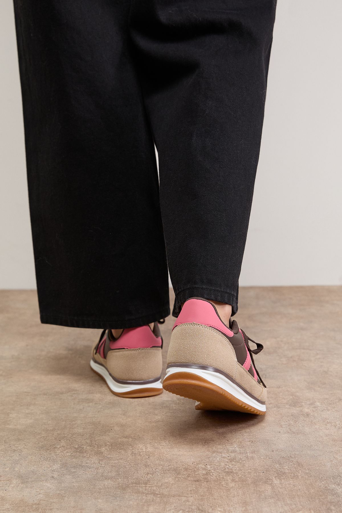 Oasis Ingrid Mixed Material Lace Up Trainers Brown image 3