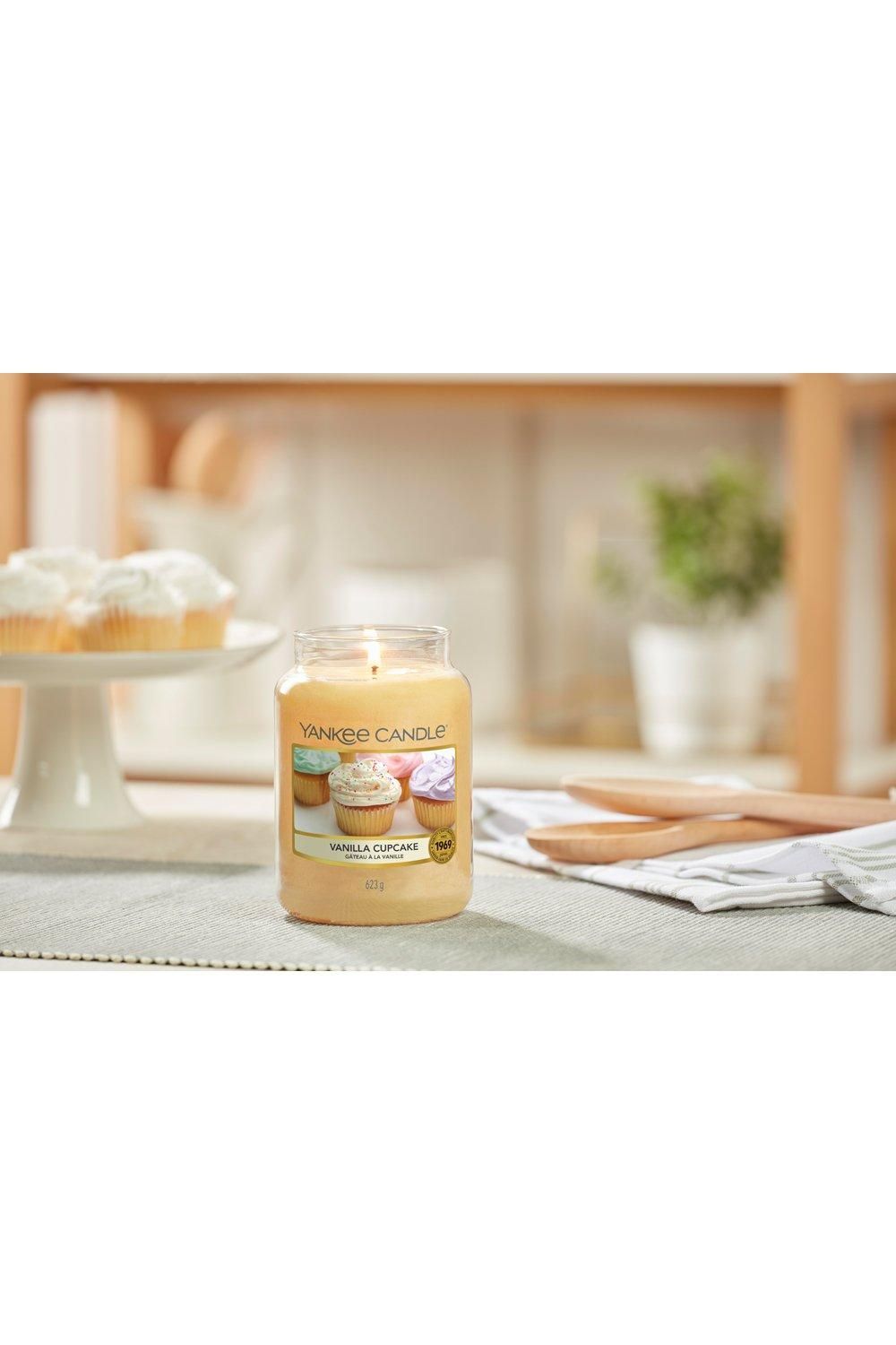 Yankee Candle Vanilla Cupcake Large Candle Jar Yellow image 2