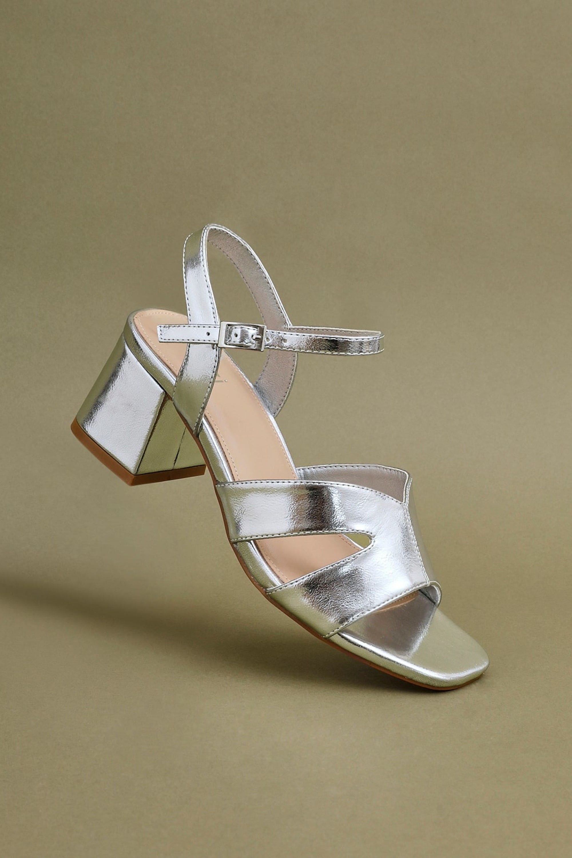 Linzi Empire Wide Fit Silver Faux Leather Link Detail Block Heels image 7