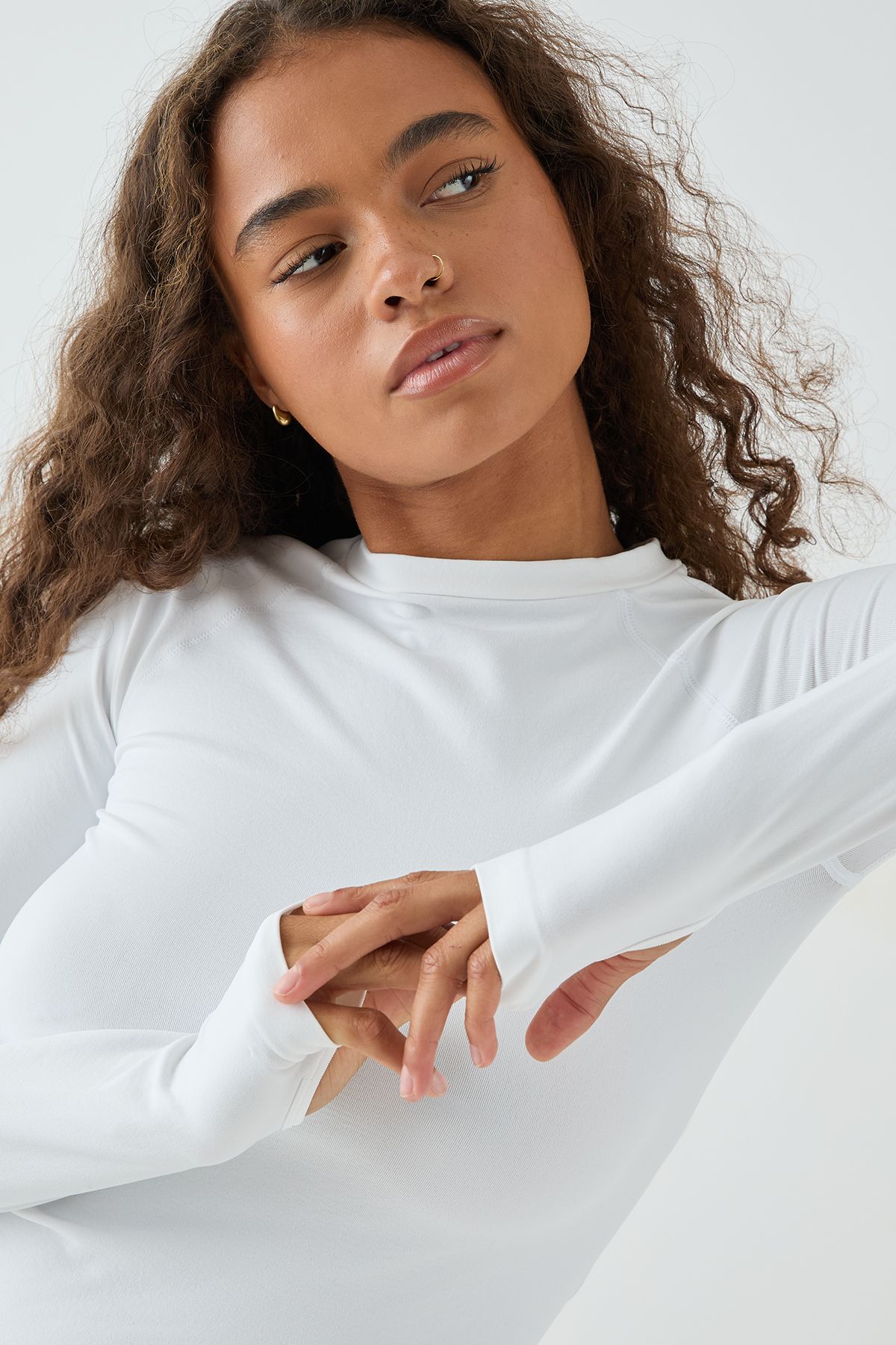 DSGN Studio DSGN Studio Sport Ultra Contour Seamless Fitted Long Sleeve Top White image 3