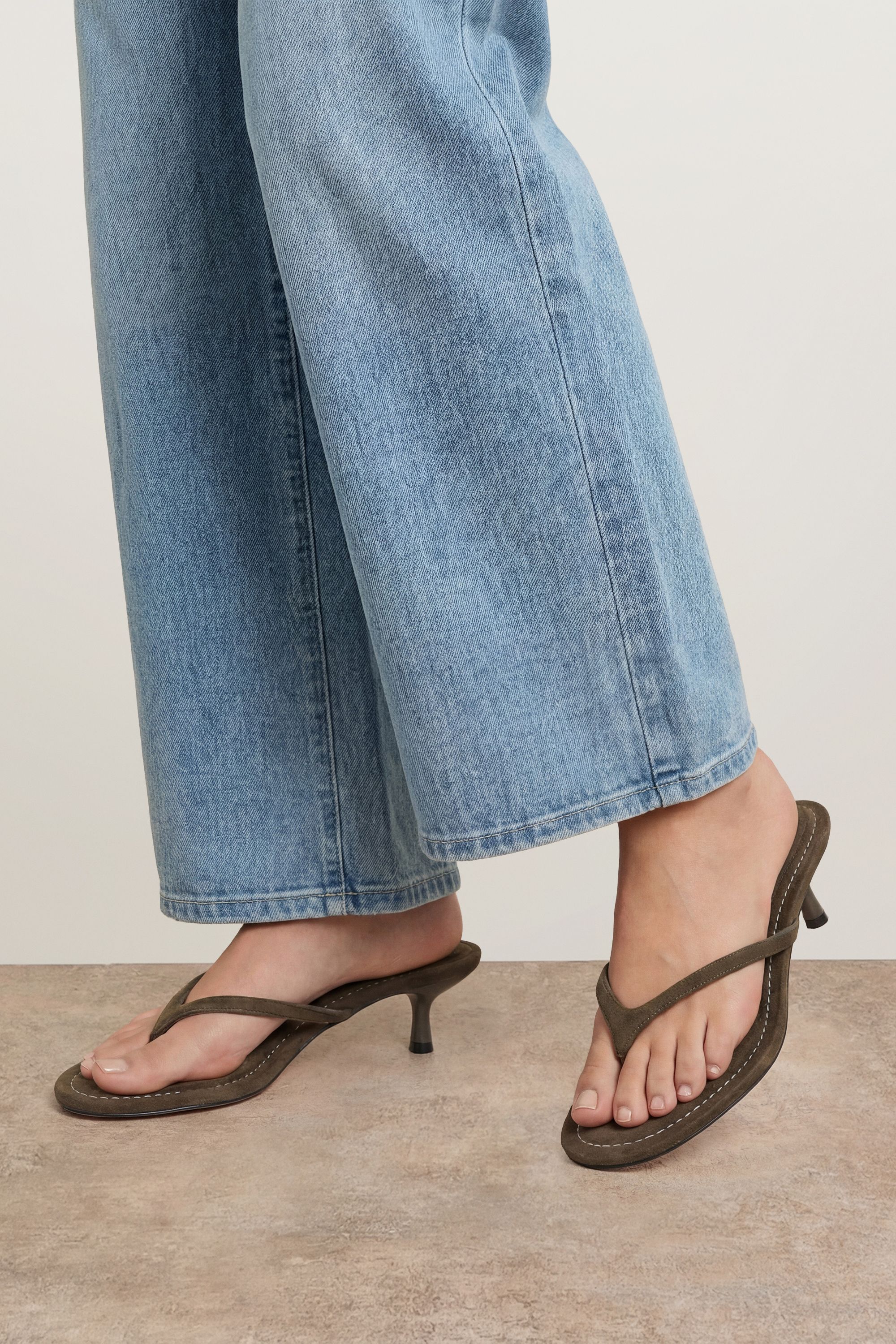 Oasis Julia Faux Suede Toepost Kitten Heel Sandals Olive