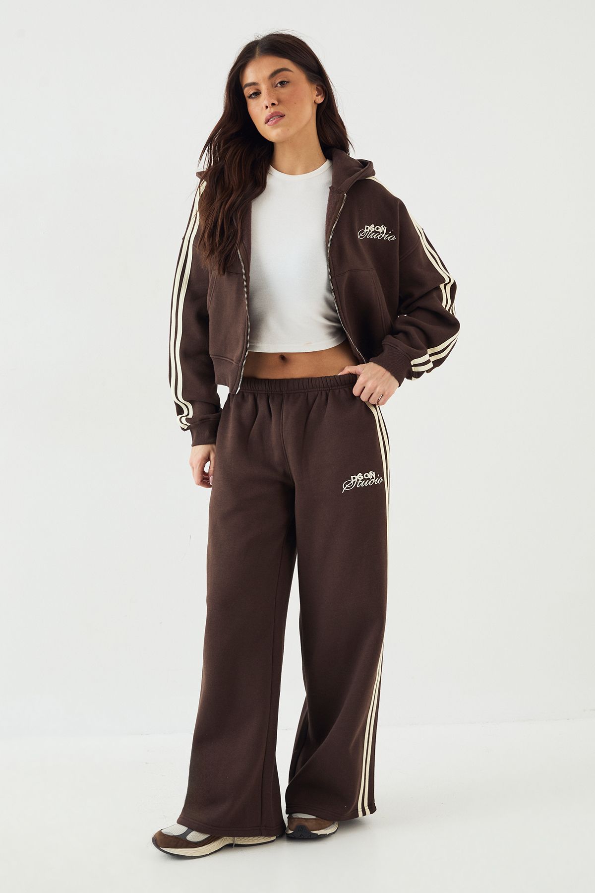 DSGN Studio DSGN Studio Side Stripe Straight Leg Jogger Dark Chocolate image 3