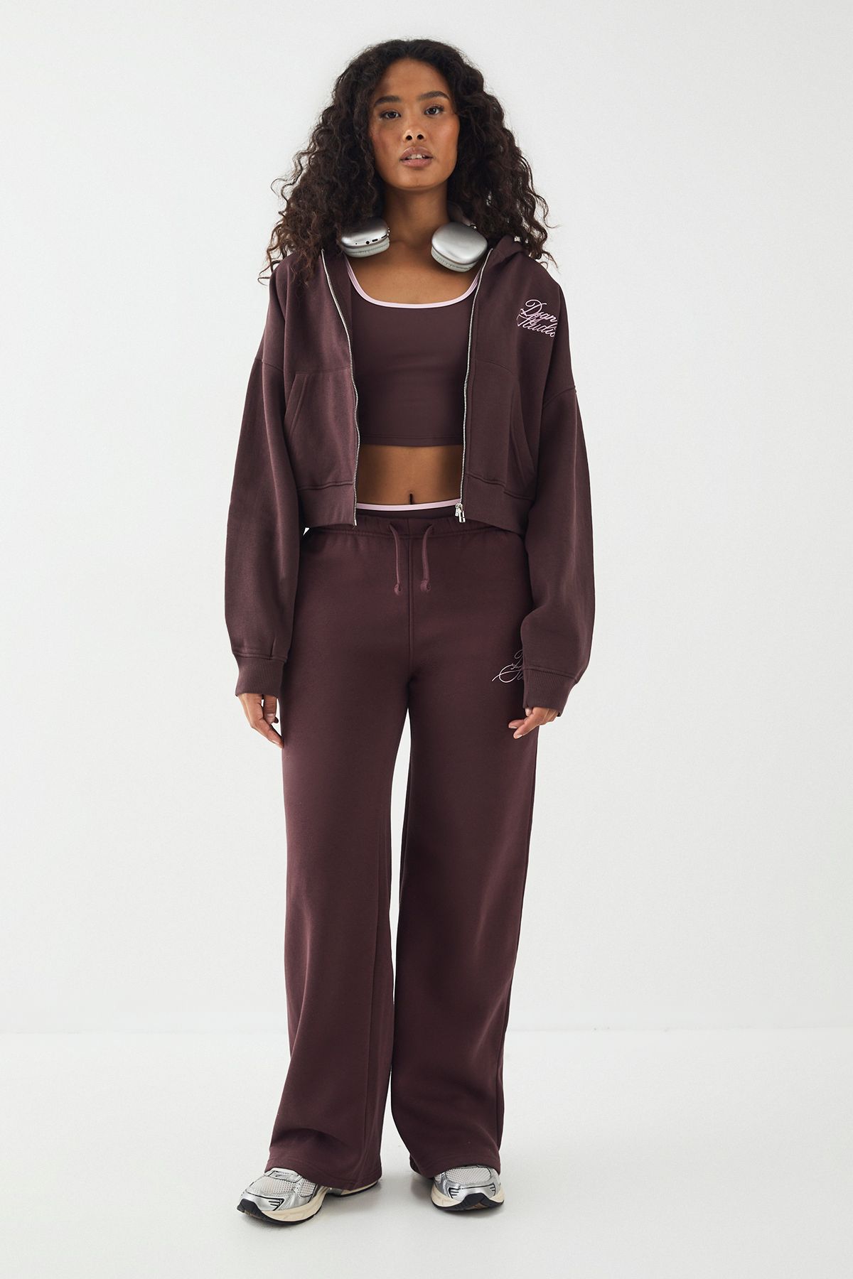 DSGN Studio DSGN Studio Contrast Script Straight Leg Jogger Chocolate image 5