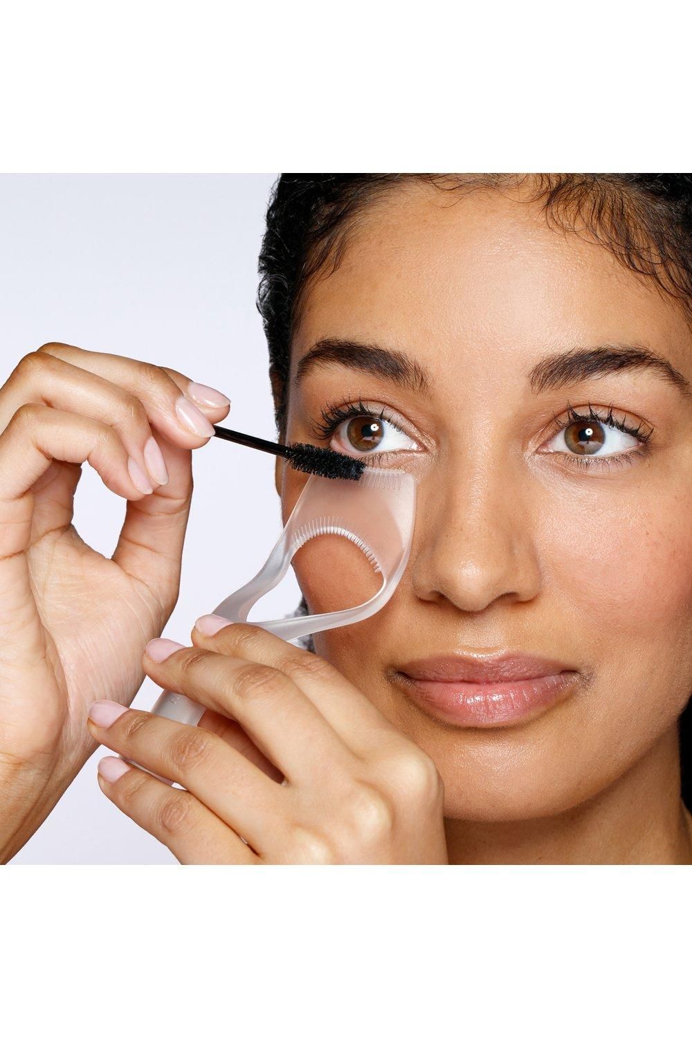 Tweezerman Lash Guard and Comb Multi image 6