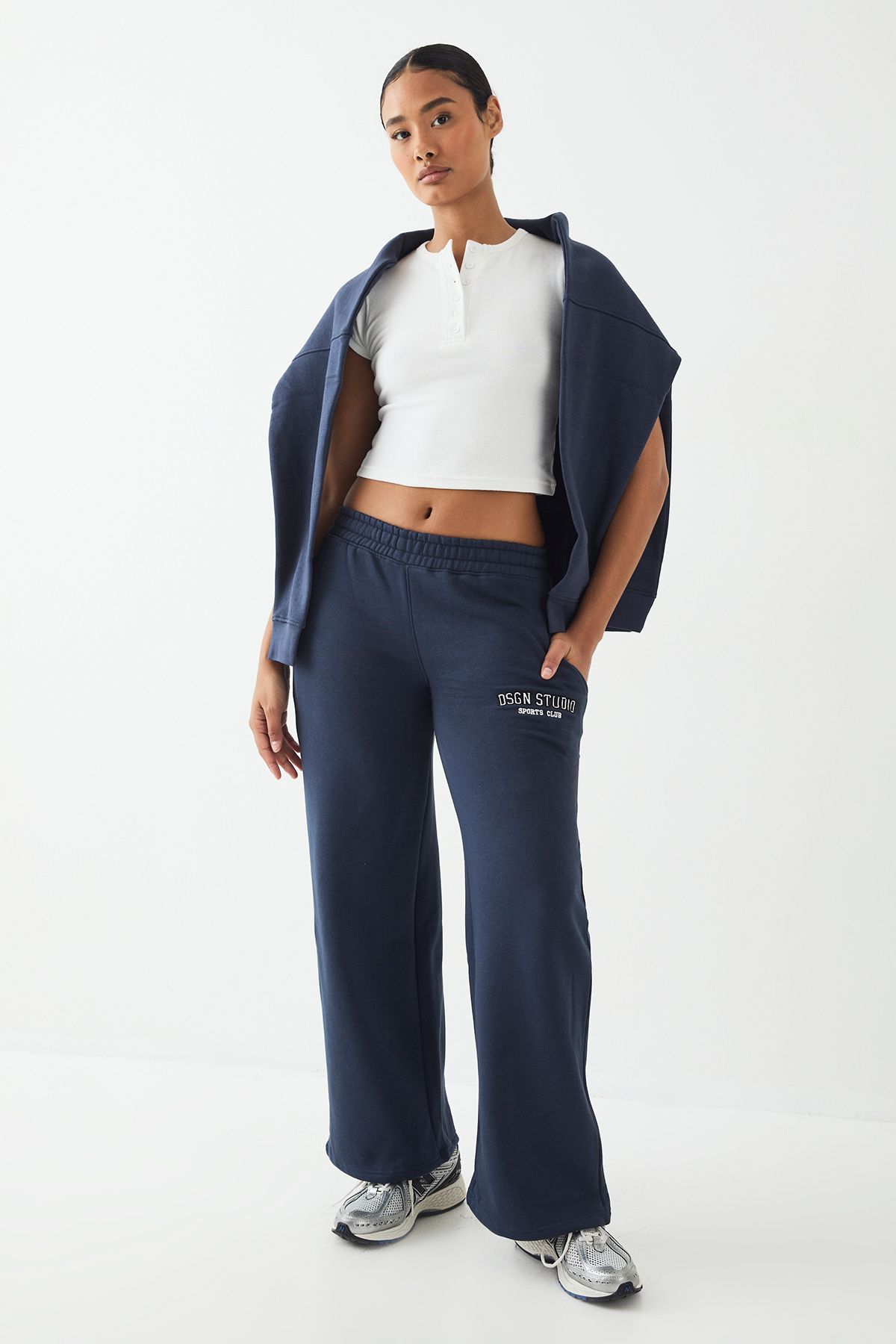 DSGN Studio Tall DSGN Studio Applique Straight Leg Jogger Navy image 3