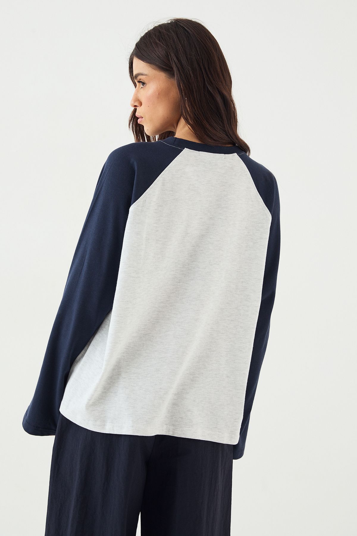 DSGN Studio DSGN Studio Raglan Sleeve Long Sleeve T-Shirt Navy image 2