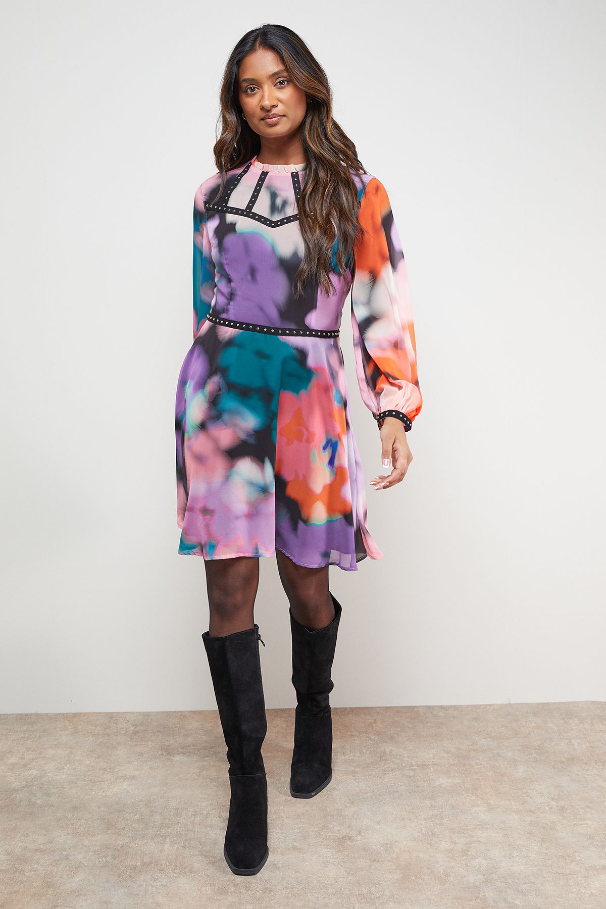 Oasis Trim Detail Balloon Sleeve Flippy Mini Dress Floral image 2