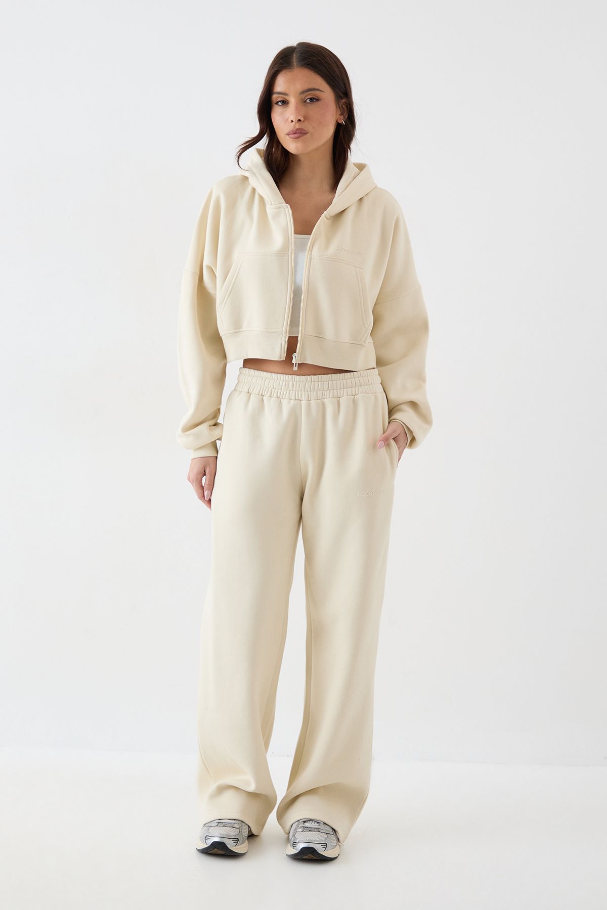 DSGN Studio DSGN Studio Straight Leg Jogger Cream image 1