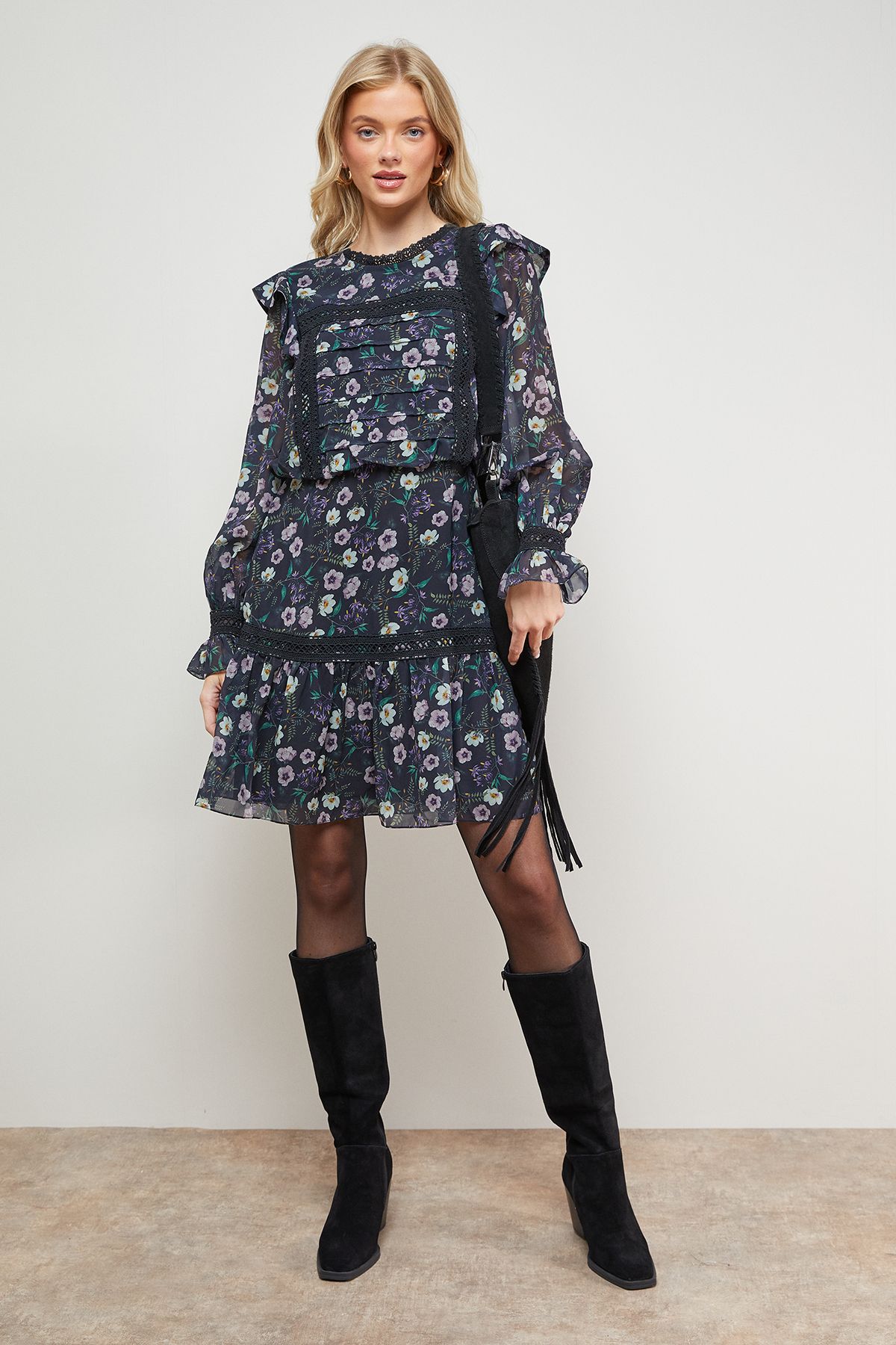 Oasis Printed Lace Trim Pleat Detail Mini Dress Black image 1