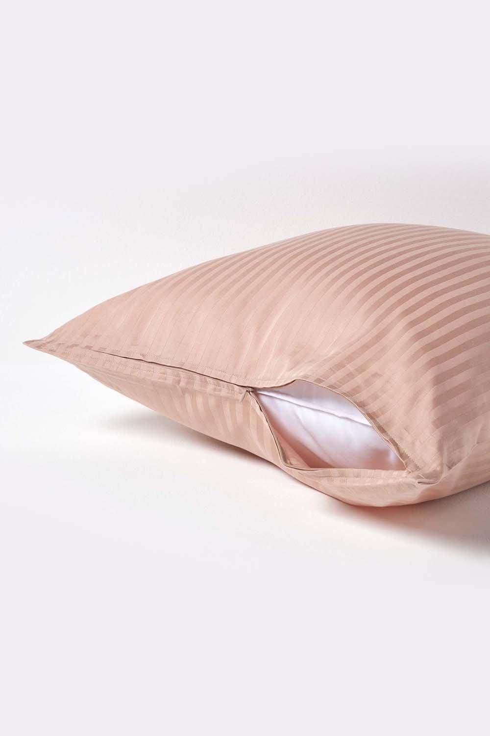 Homescapes Continental Pillowcase Egyptian Cotton 330 TC, 60 x 60 cm image 3