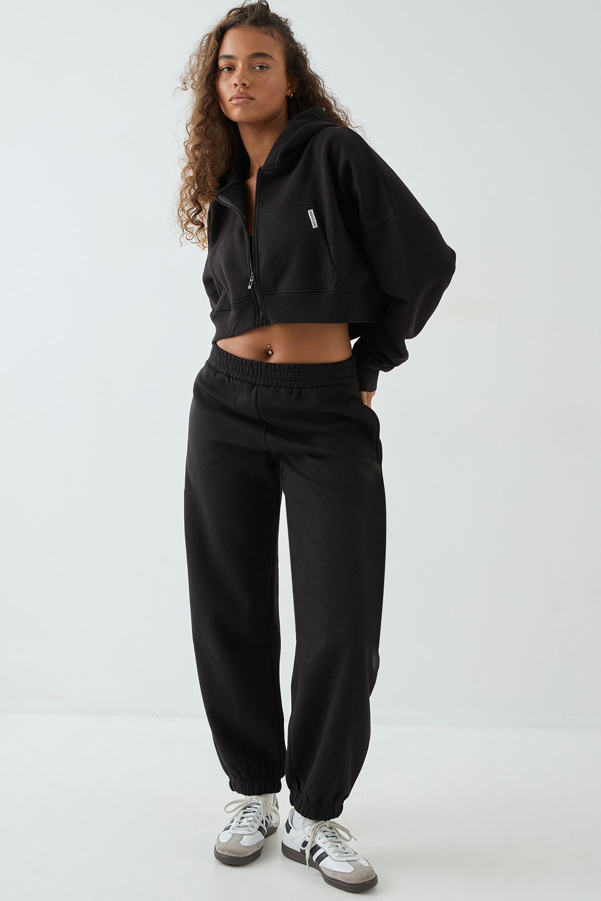 DSGN Studio DSGN Studio Oversized Cuffed Jogger Black image 5