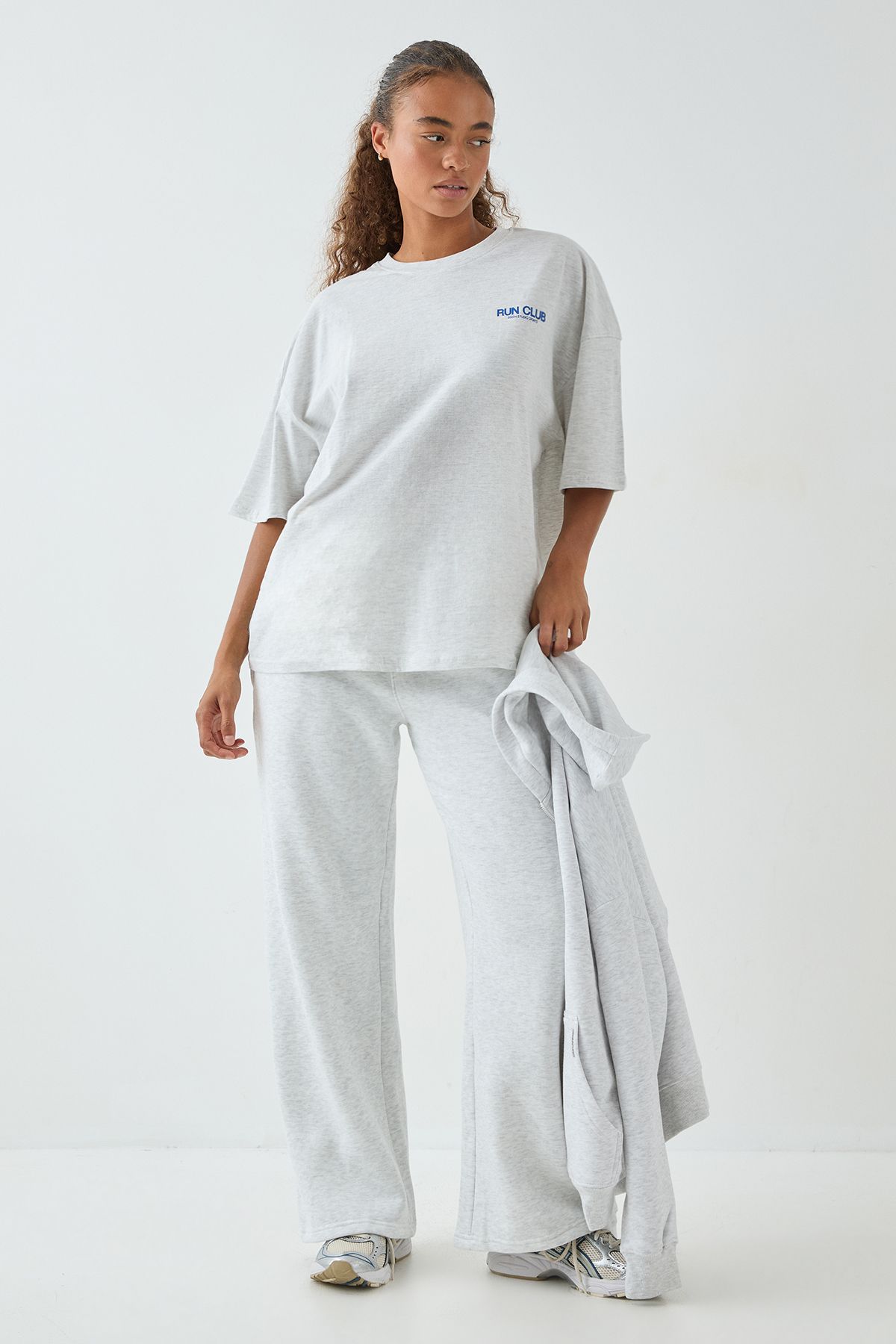 DSGN Studio DSGN Studio Sport Run Club Oversized T-Shirt Ash Grey image 4