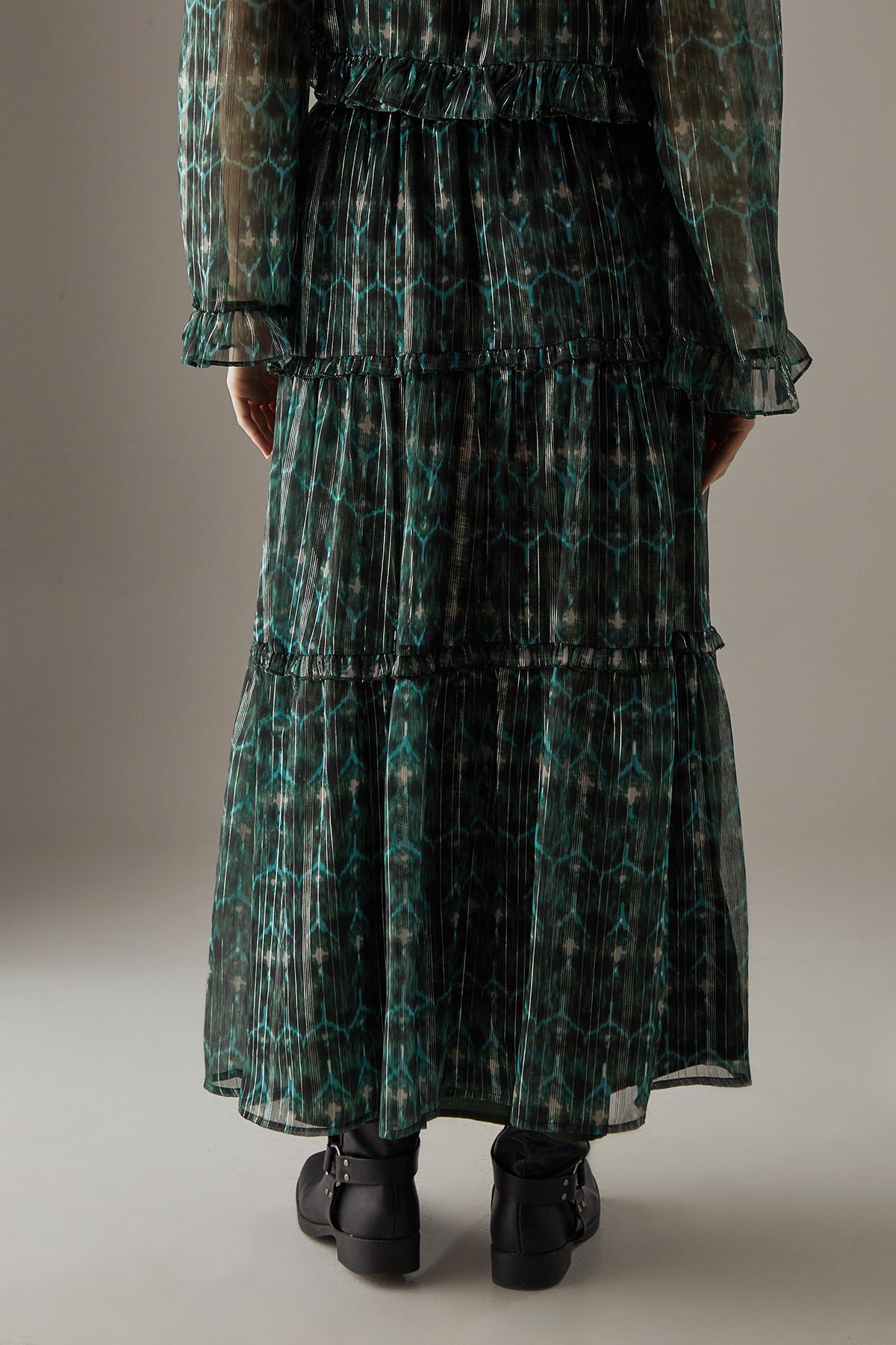 Warehouse Metallic Chiffon Tier Maxi Skirt Green image 3