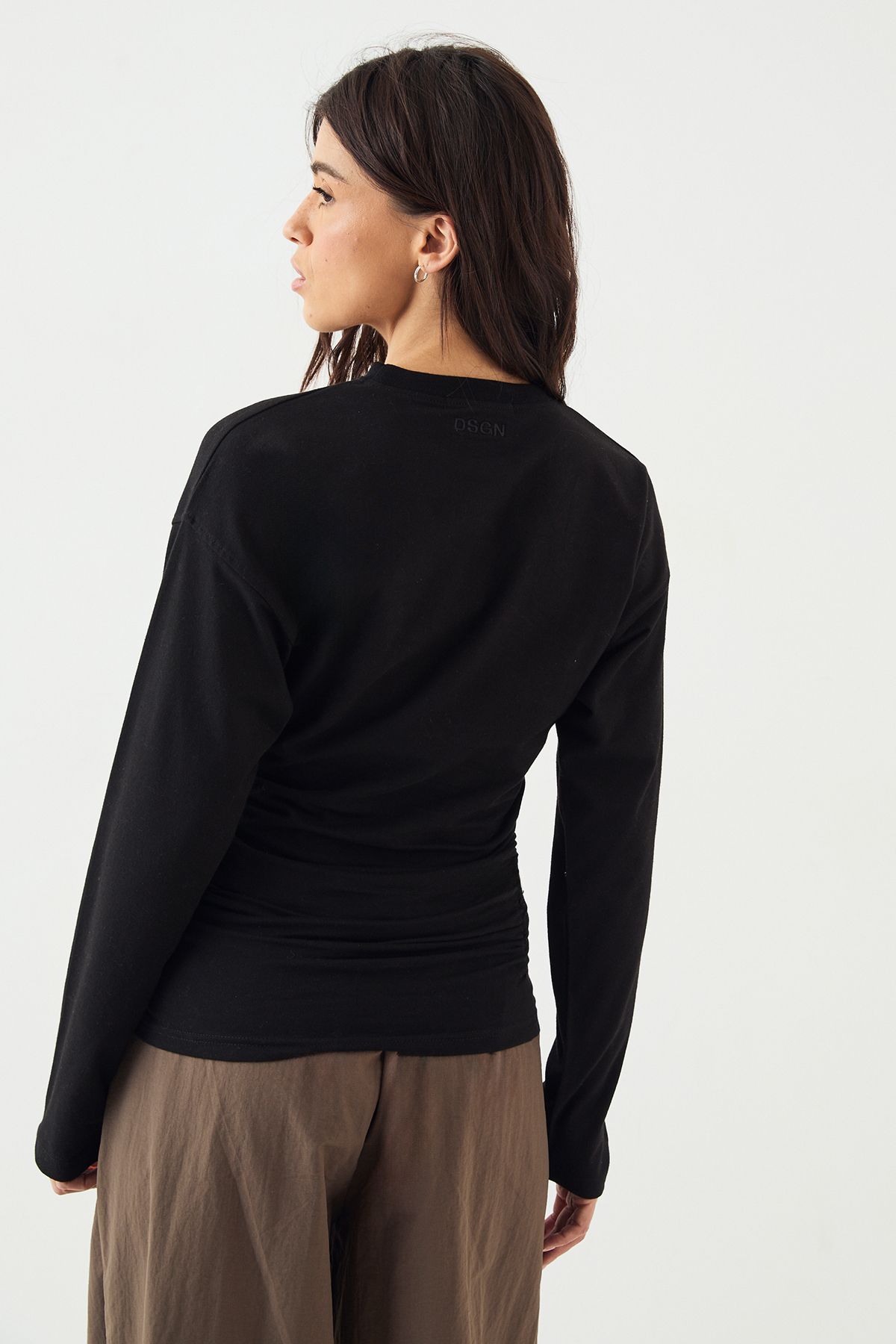 DSGN Studio DSGN Studio Ruched Side Long Sleeve Top Black image 2
