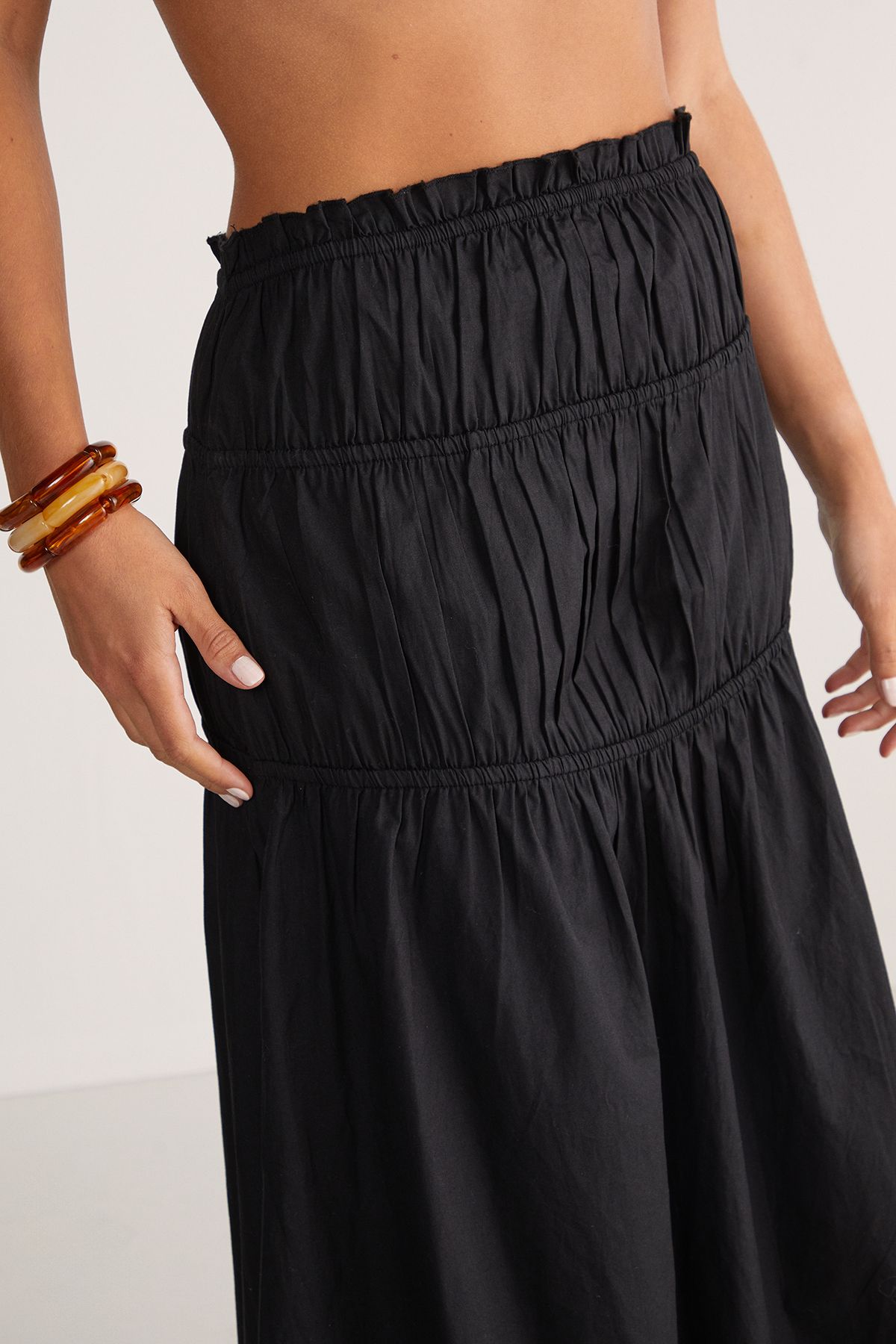 NastyGal Cotton Poplin Ruched Midi Skirt Black image 5