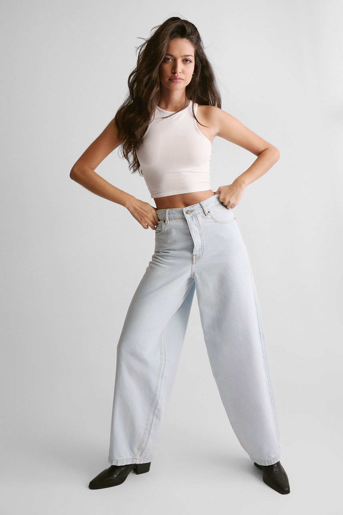 NastyGal The Barrell Leg Jean Pale Wash