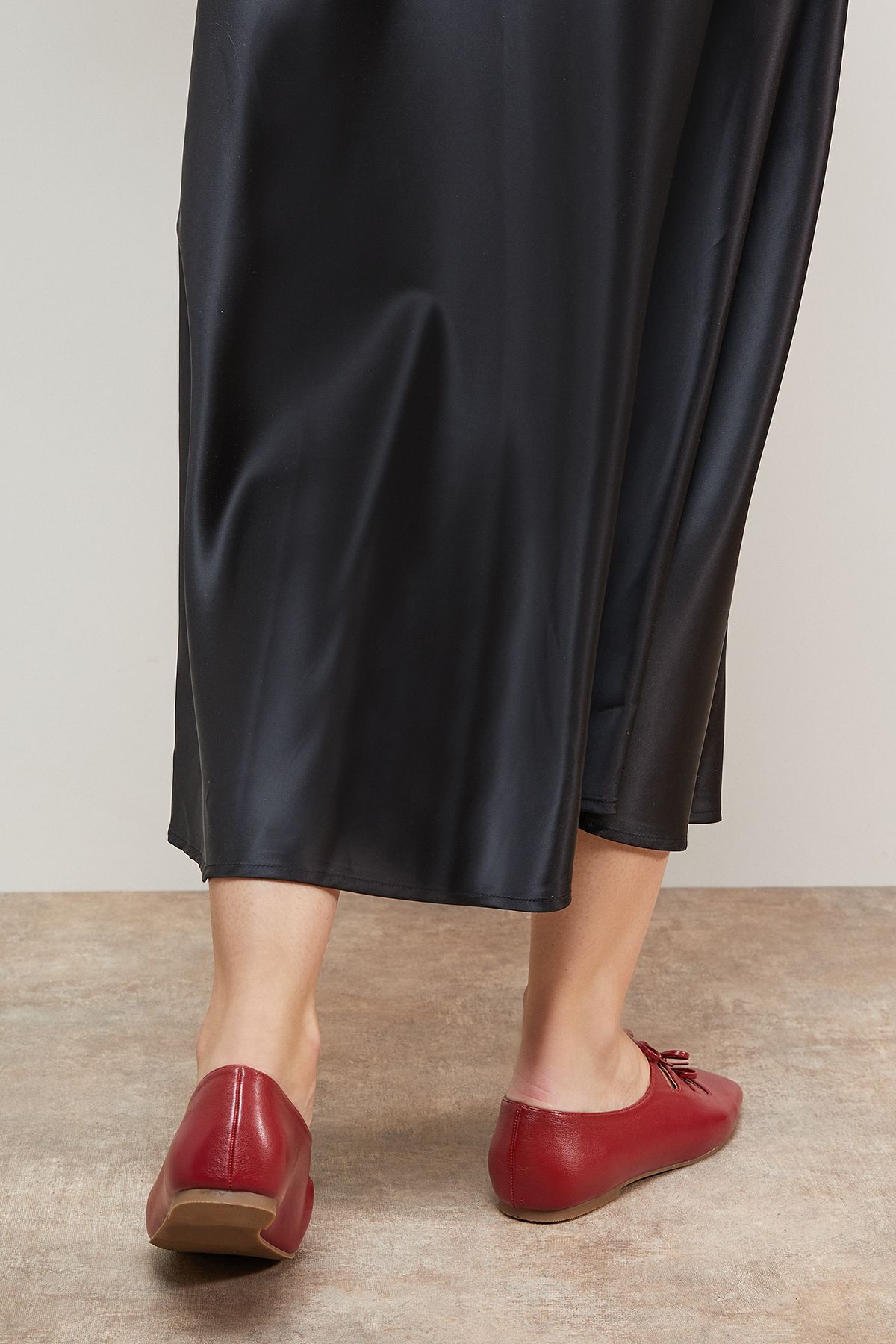 Oasis Darielle Faux Leather Multi Bow Ballet Pumps Red image 4